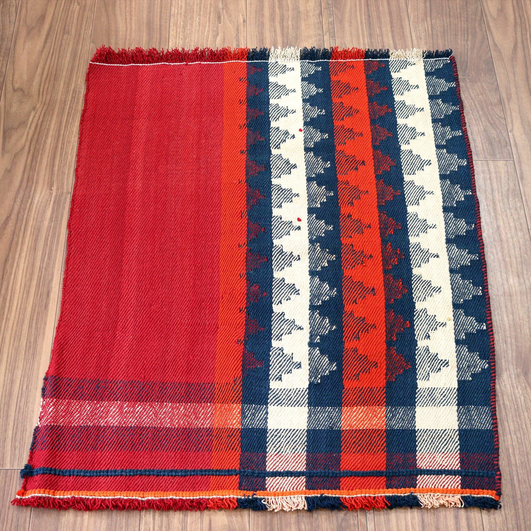 オールドジャジム（テント装飾用）・カシュカイ族シラーズ 86x68cm フラグメント