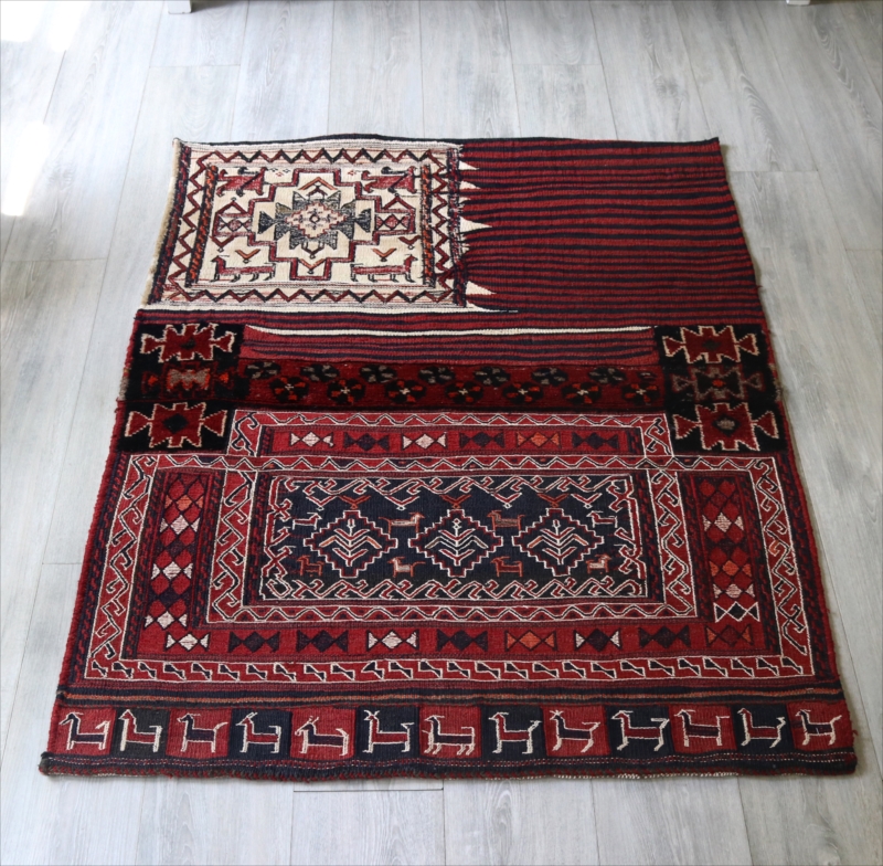 オールドキリム・バクティアリ族のキャメルバッグ 130x103cm ハーフピース