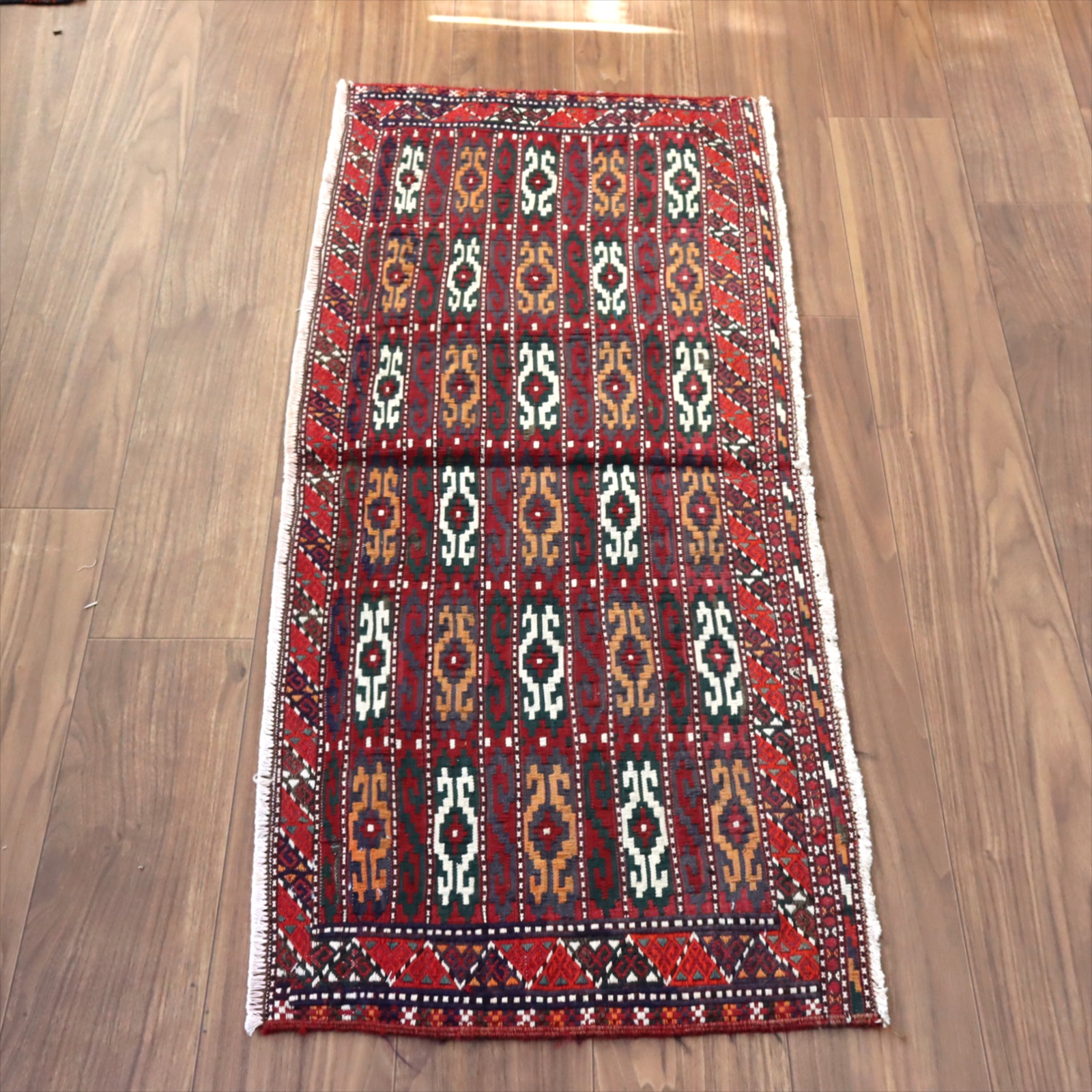 オールドキリム/トルクメン・ヤムート50×118cm 収納袋チュアルを開いたフラグメント　深い赤に細かなジジム