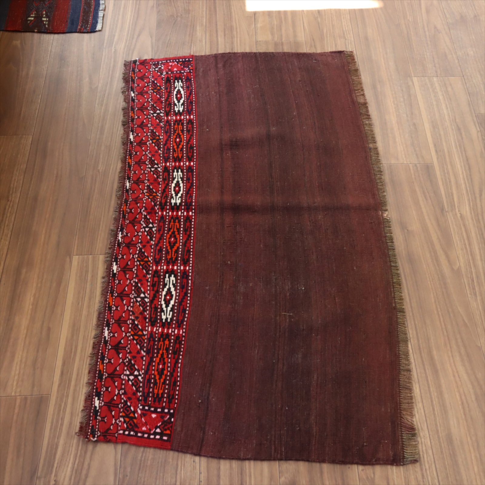 オールドキリム/トルクメン・ヤムート65×120cm 収納袋チュアルを開いたフラグメント　ブラウン/レッド