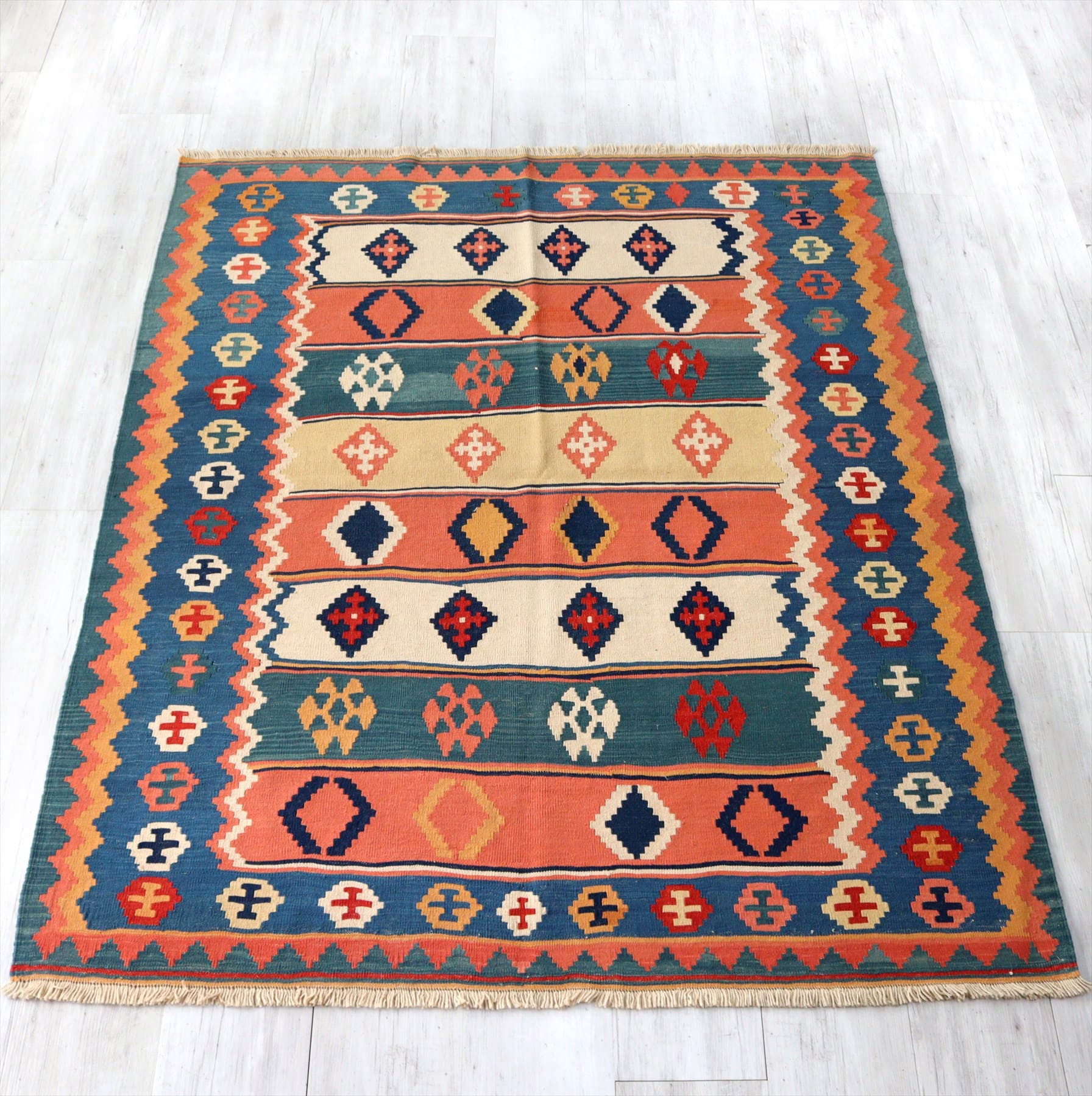 キリム・カシュカイ族の手織りキリム196×162cm パステルカラーのボーダー