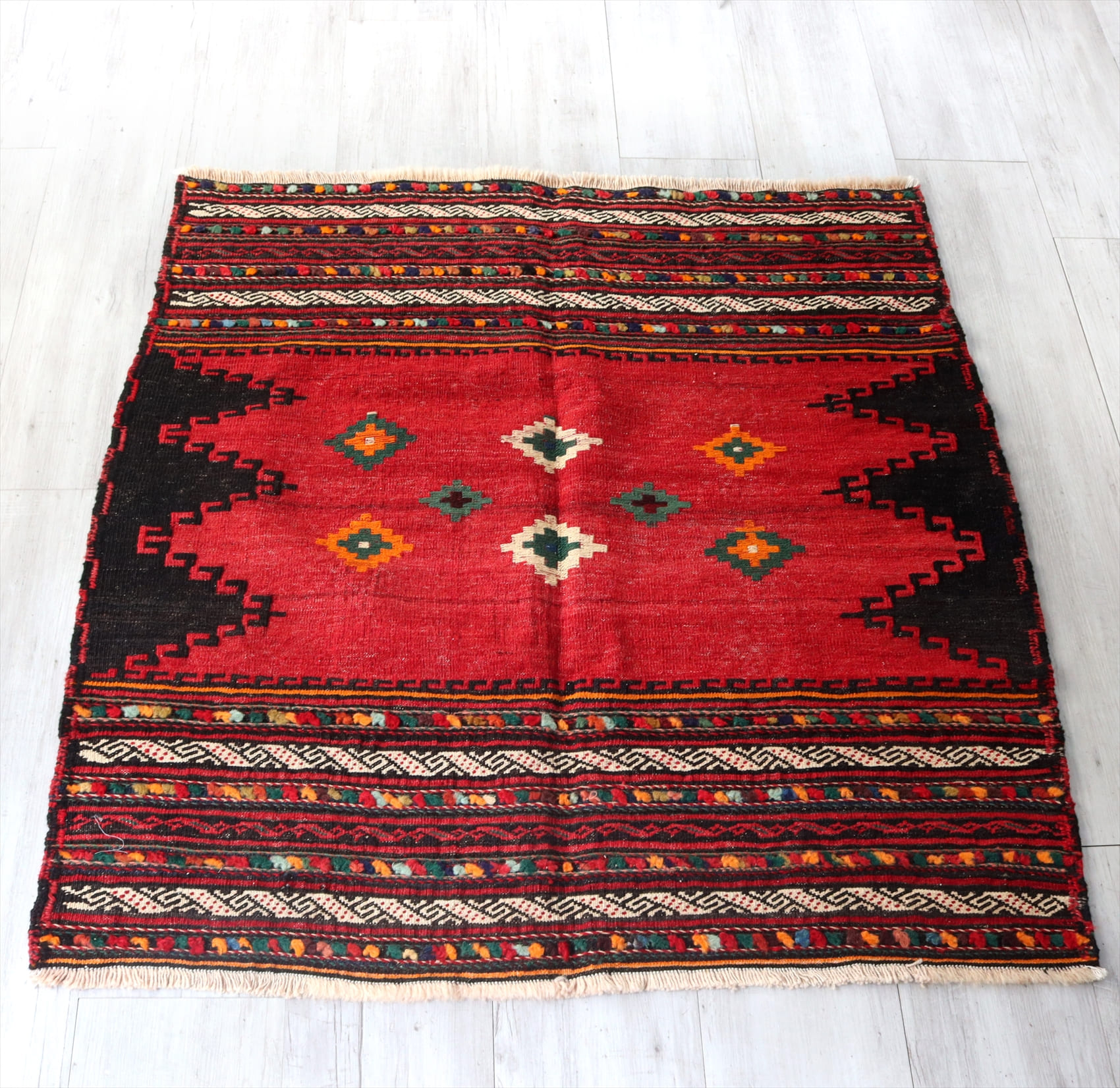 ソフラ　食卓用のキリム・グチャン128×119cm 華やかな房飾りのボーダーデザイン　オールドキリム・ヴィンテージラグ