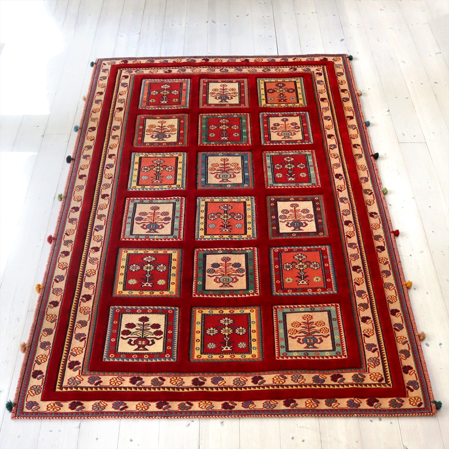 ゾランヴァリ社のキリム・バルーチスマック185×120cm 赤いトレリス　ガーデンデザイン/レッド