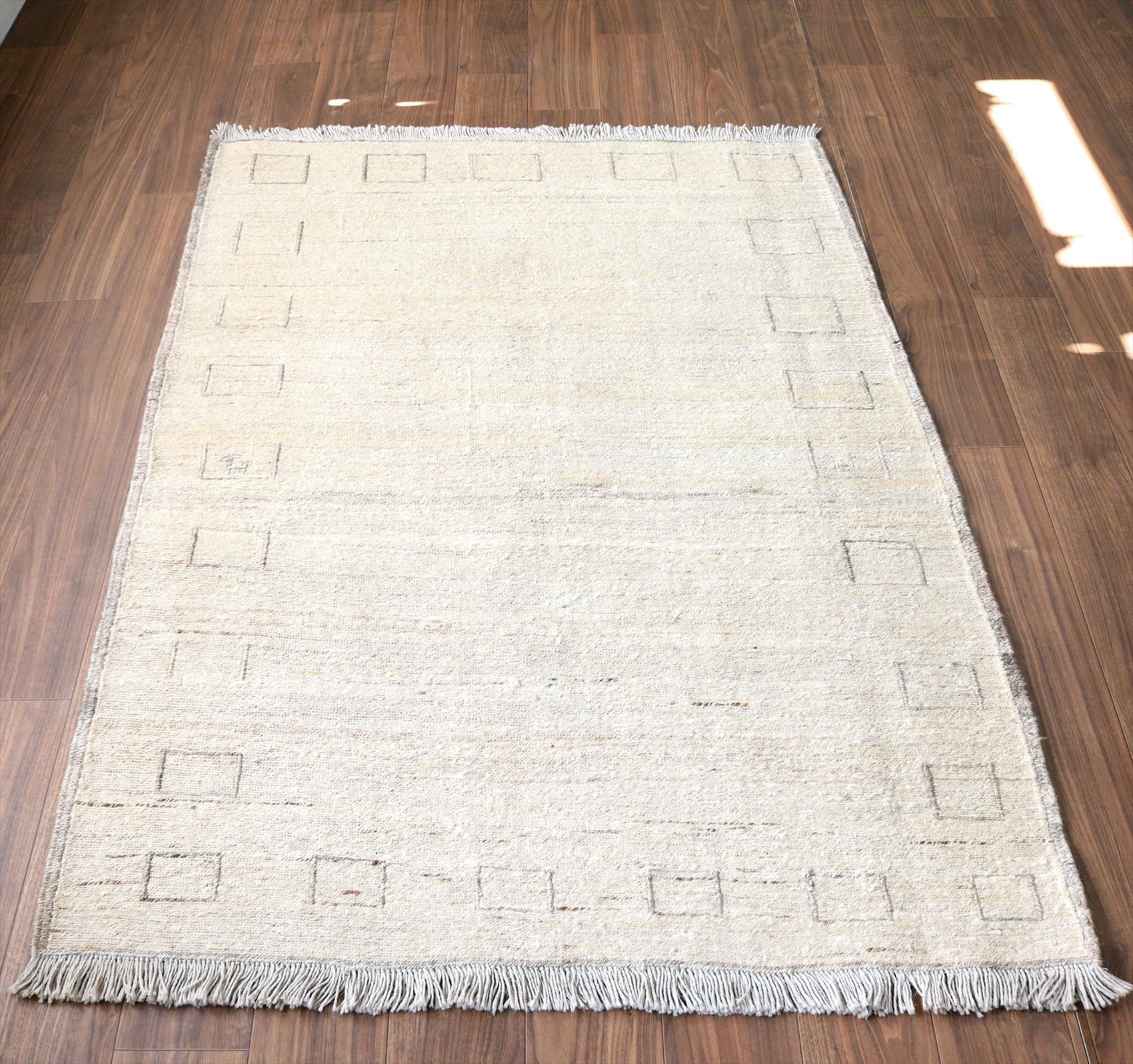 スマック織りのキリム　シラーズ180×126cm 四角形のボーダー　動物のモチーフ