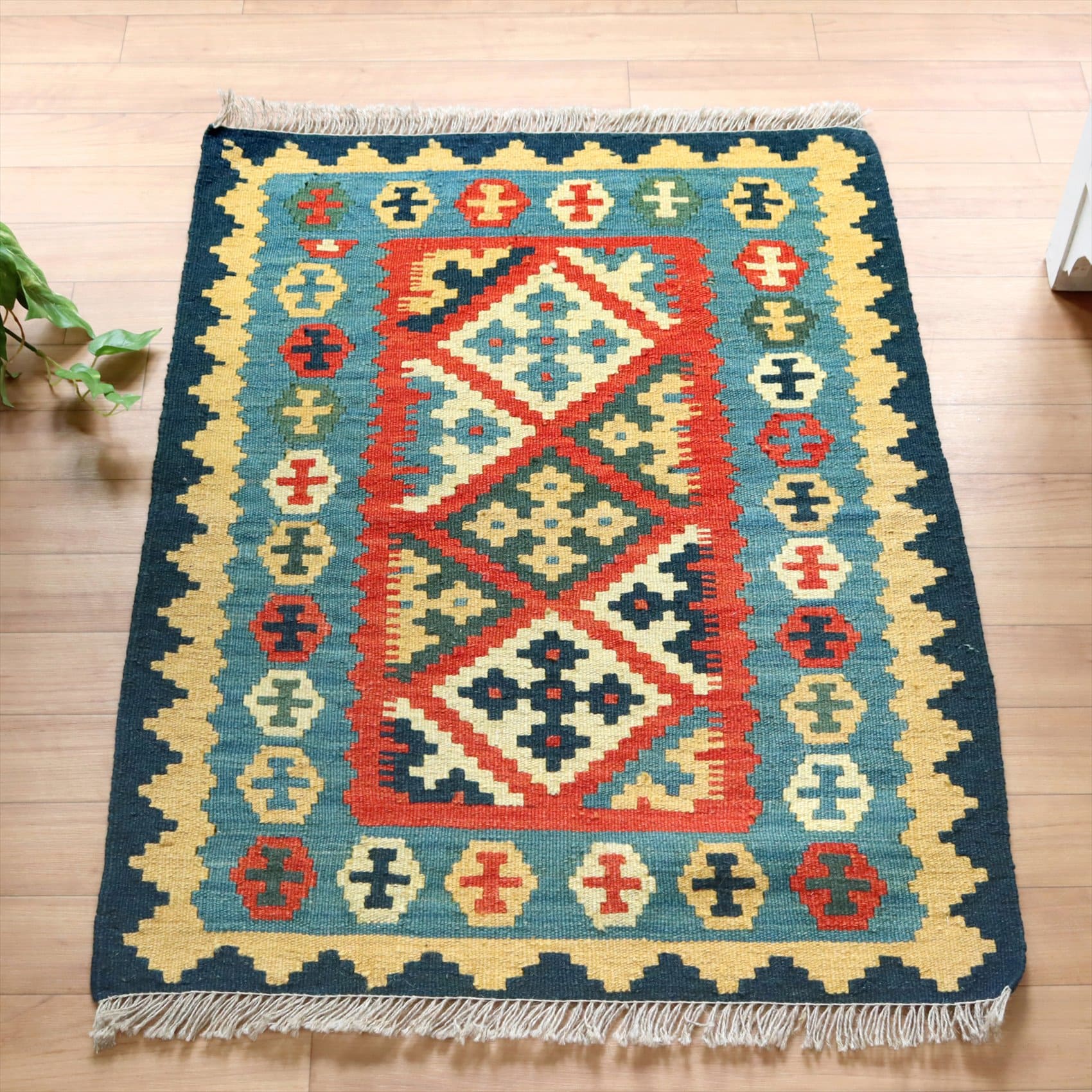 イラン手織りキリム カシュカイキリム 88×66cm 発色のよいカラフルモチーフ