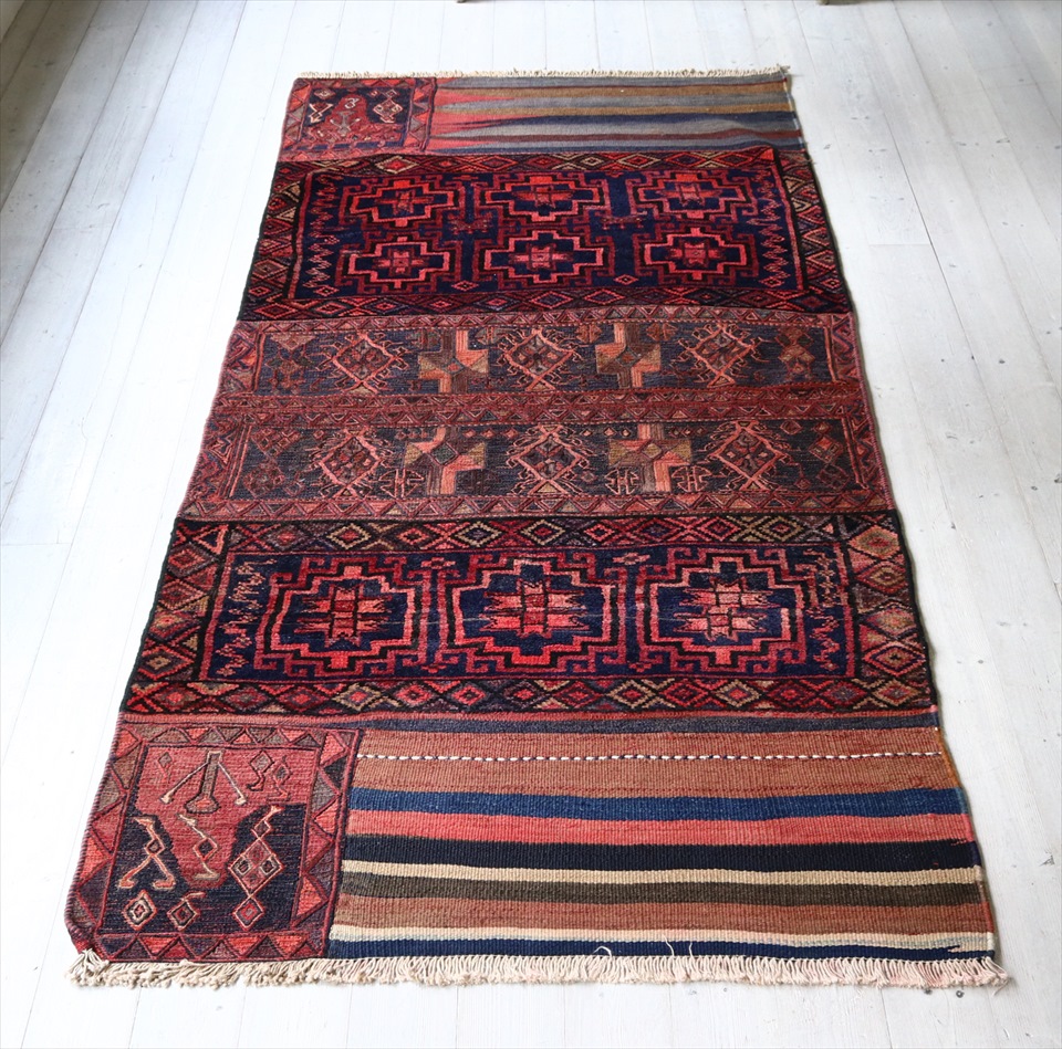 キャメルバッグ ホルジン　バクティアリ族のオールドキリム 221x101cm 細かなスマック織り