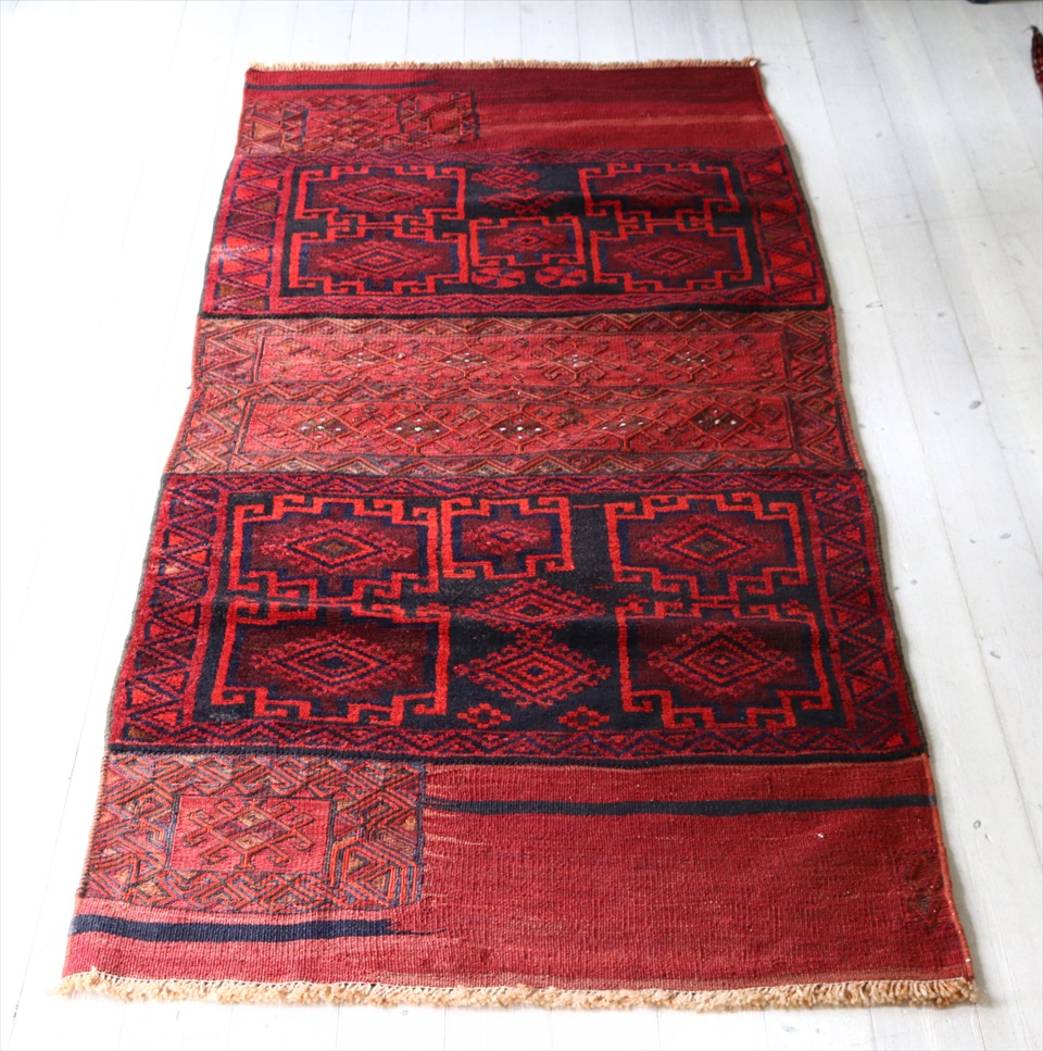 キャメルバッグ ホルジン　バクティアリ族のオールドキリム 215x98cm 深いレッドグラデーション