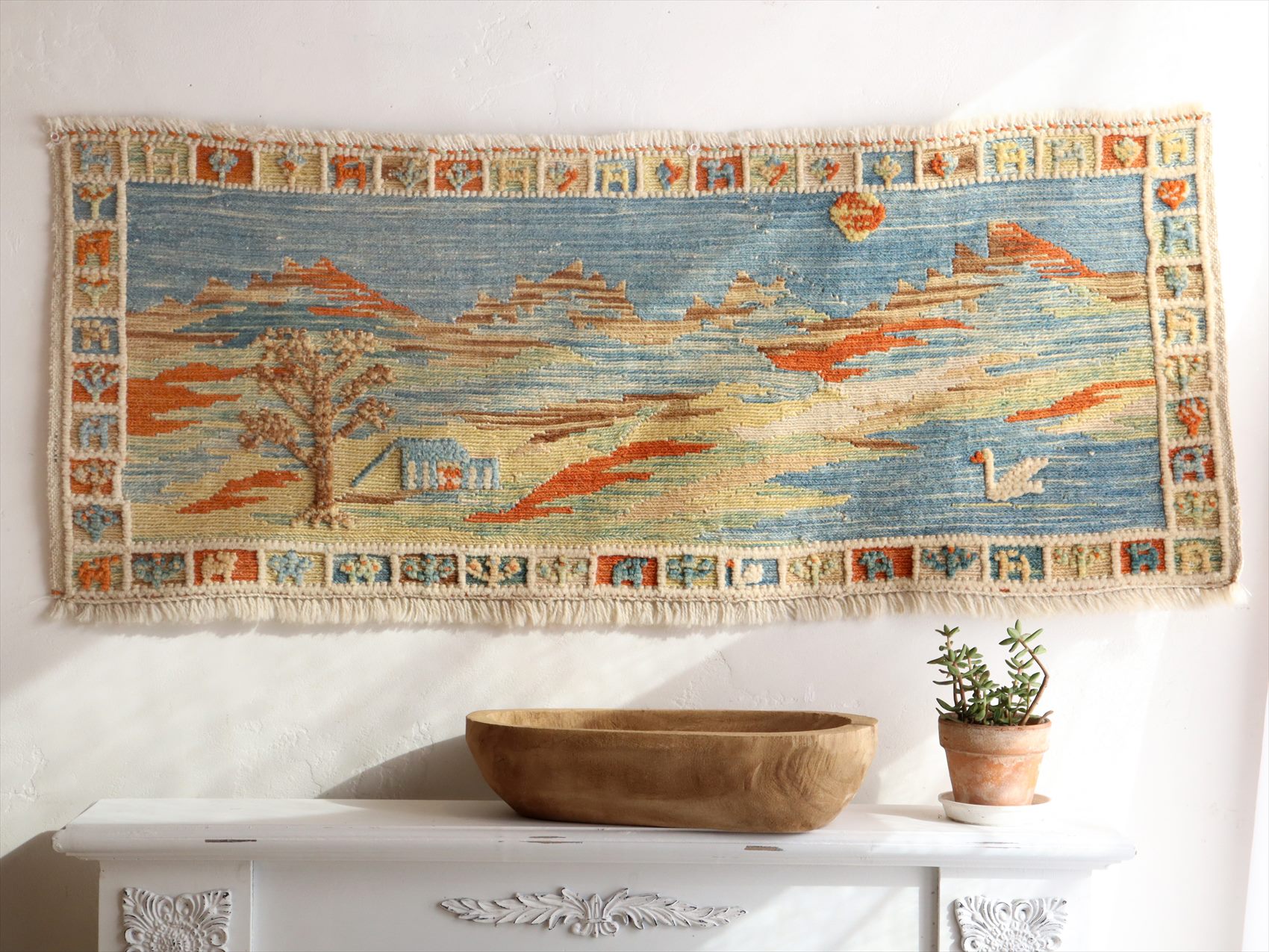 ギャッベスマックキリム 遊牧民の織る風景のラグ46×119cm 山麓と草原と湖