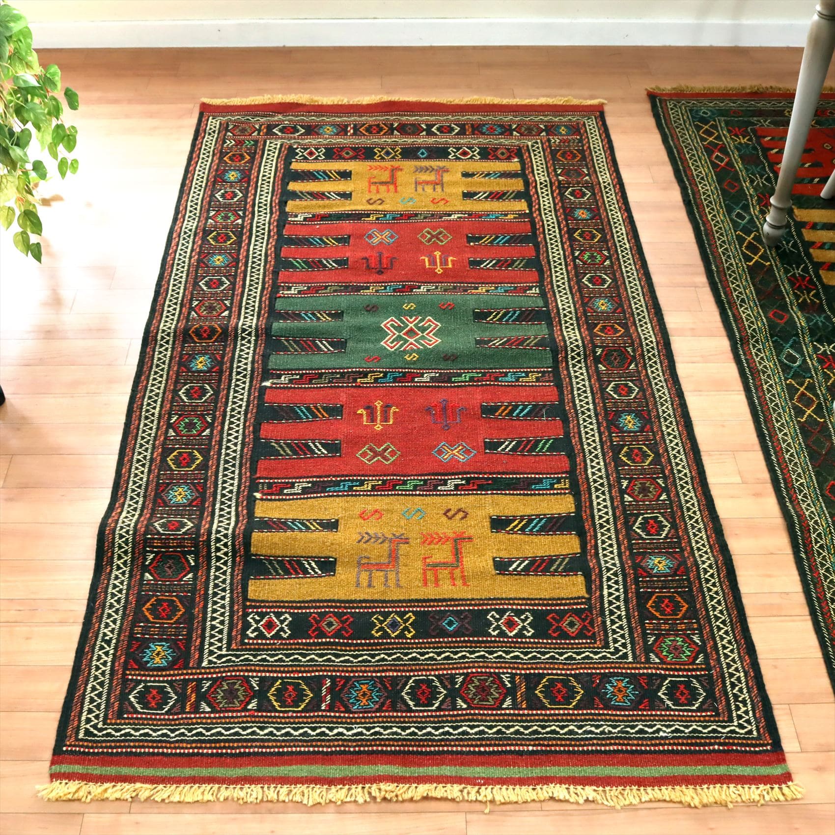 東イランの素朴な手織りキリム グチャン180×99cm 動物と幾何学モチーフ