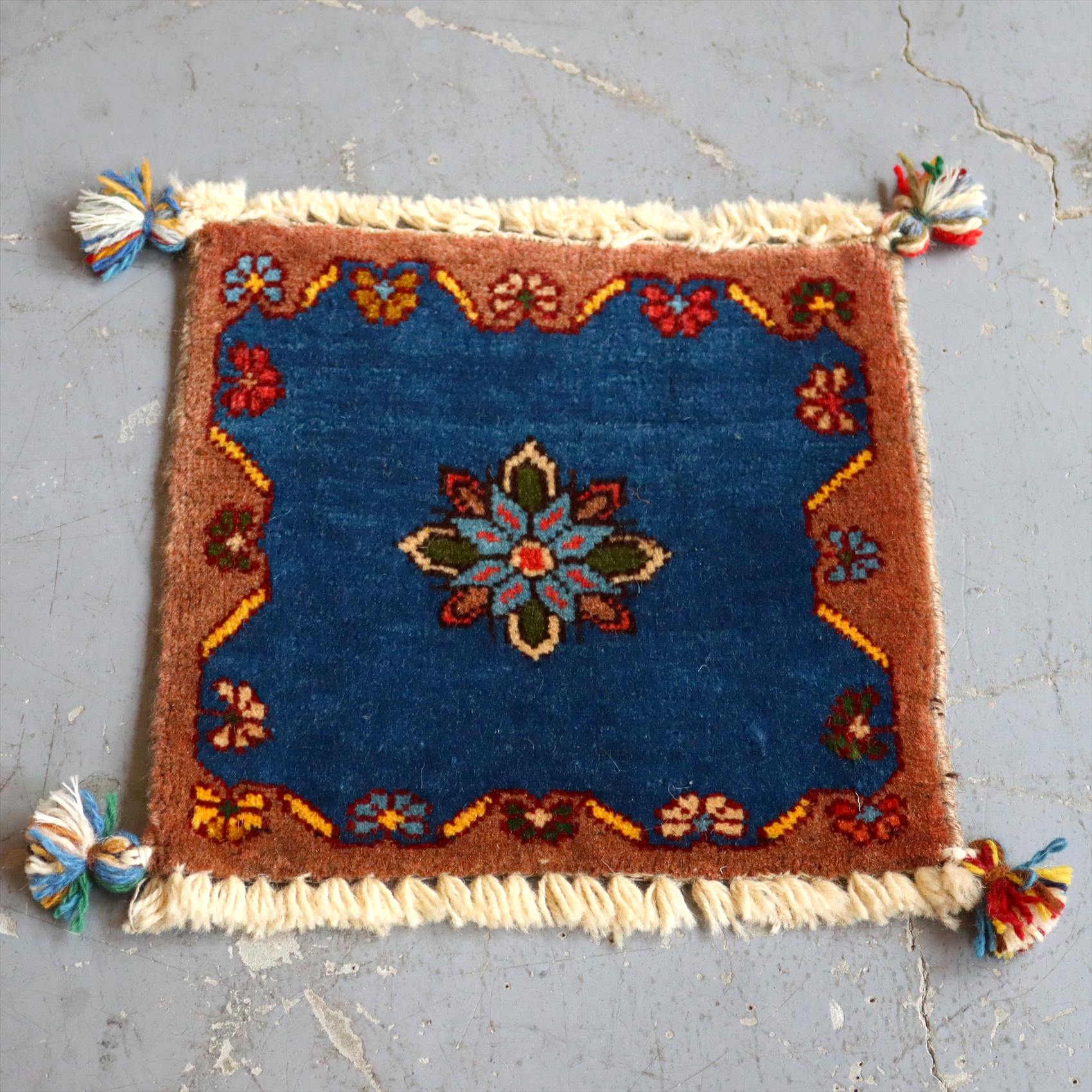 ヤラメ・手織りラグ　ミニサイズ/トライバルラグ29×30cm ブルー