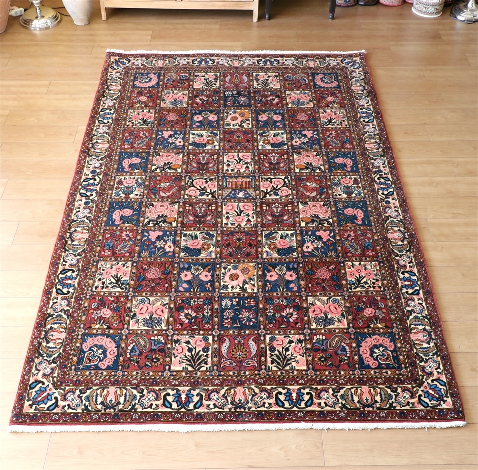 トライバルラグ・部族絨毯 バクティアリ産手織りラグ リビングサイズ レッド/ガーデンデザイン