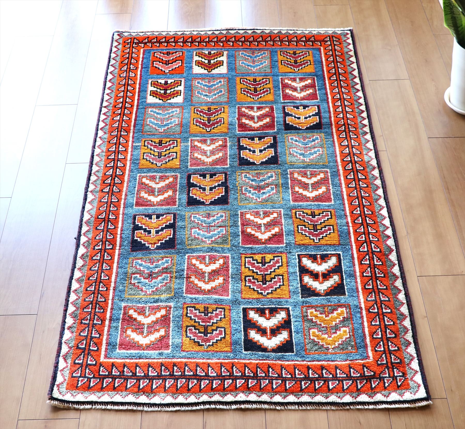 トライバルラグ・カシュカイ族163×89cm 木の葉モチーフのタイルデザイン