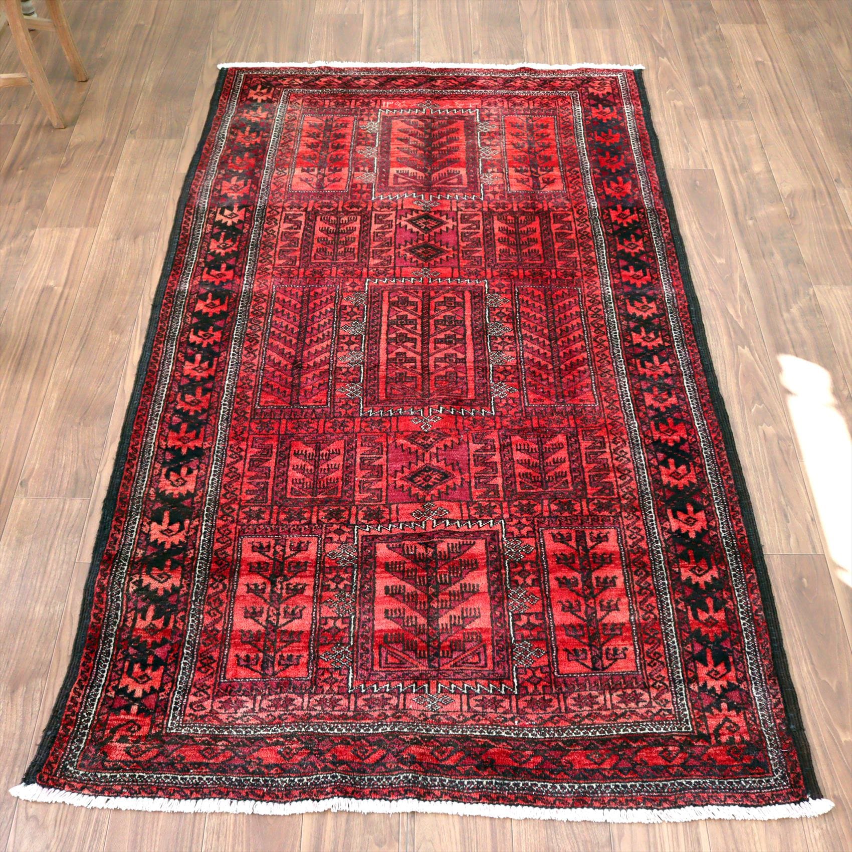 部族絨毯　トライバルラグ222×123cm 生命の樹と幾何学模様　バルーチ