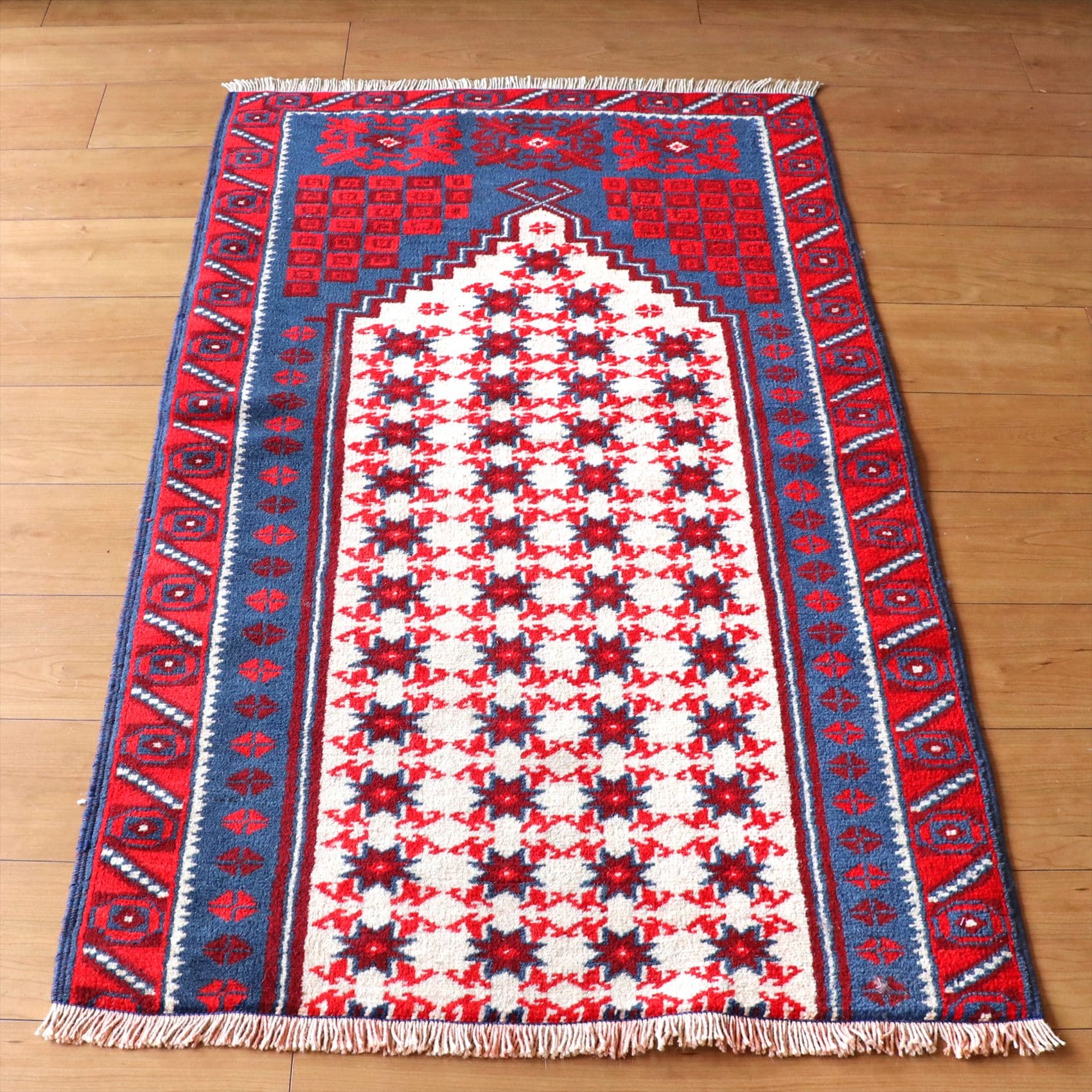 トルコ/オールドラグ　ヤージベディル127×77cm 白いミフラープ　ブルー＆レッド