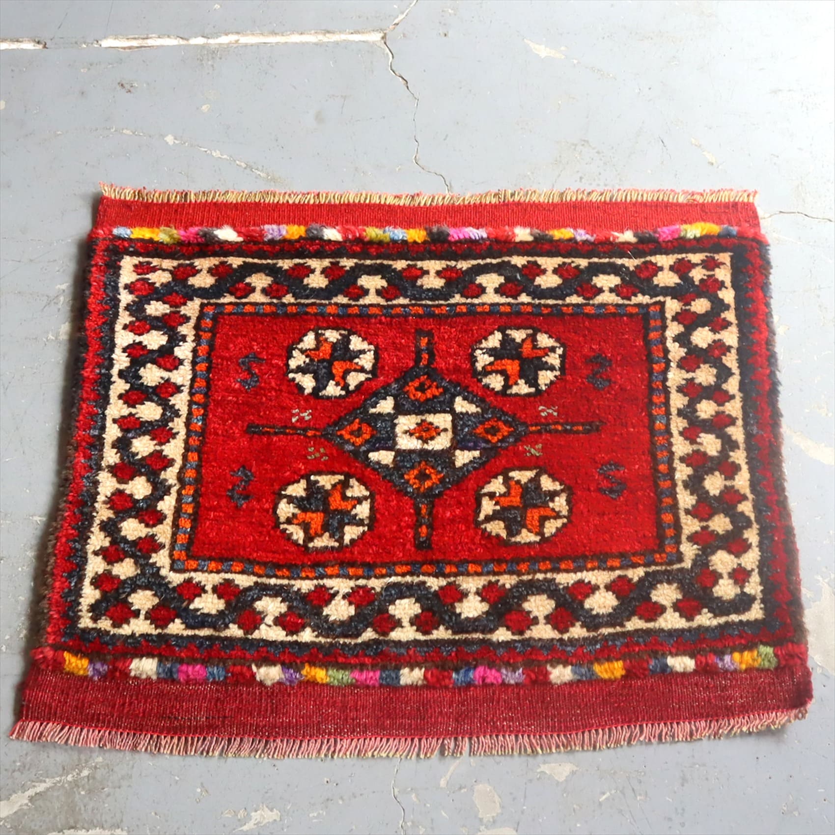 オールドカーペット　トルコ絨毯46×55cm 荷袋用に織られたパネル