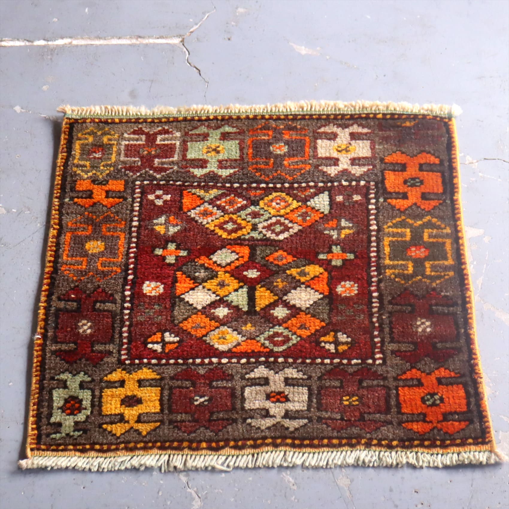 オールドカーペット　トルコ絨毯47×43cm 荷袋用に織られたパネル
