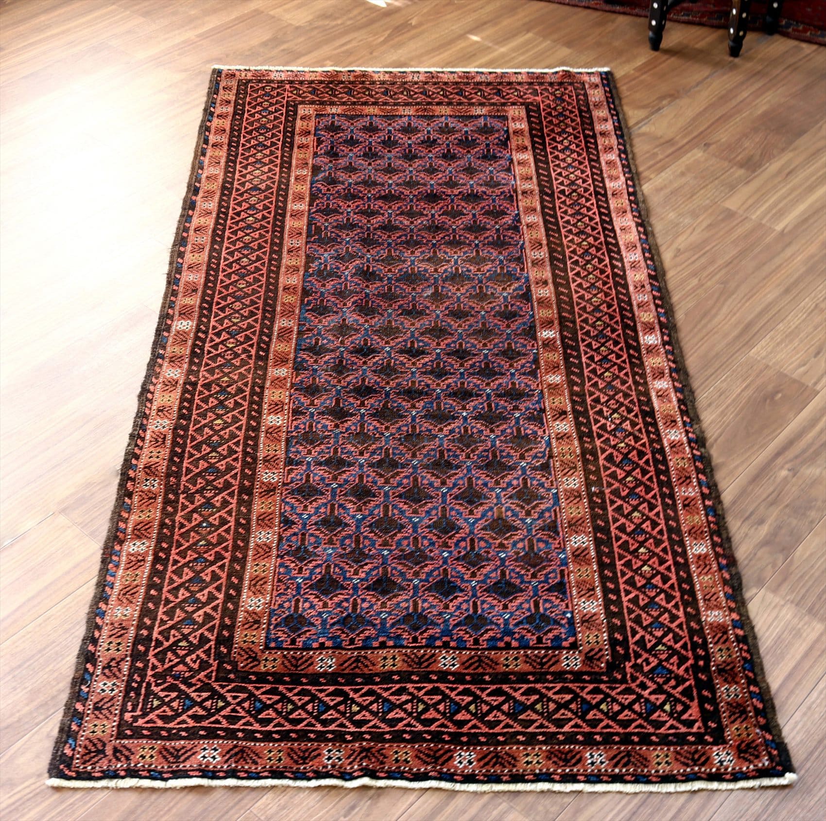 部族絨毯　トライバルラグ バルーチ192×99cm 連なるリーフ