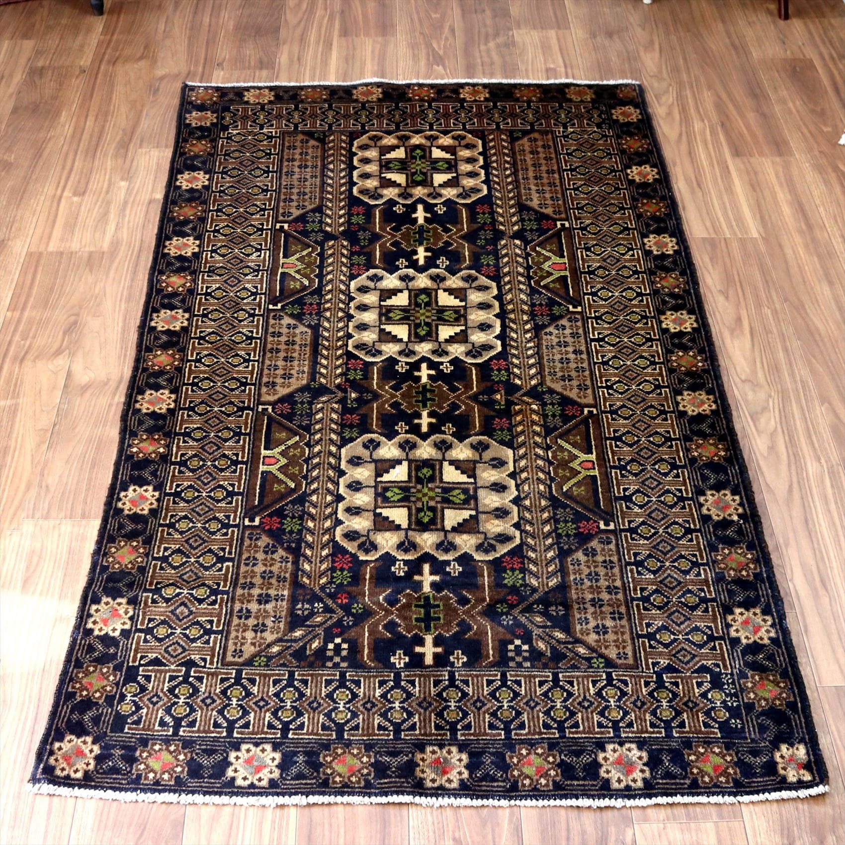 トライバルラグ バルーチ214×108cm ３つのメダリオン