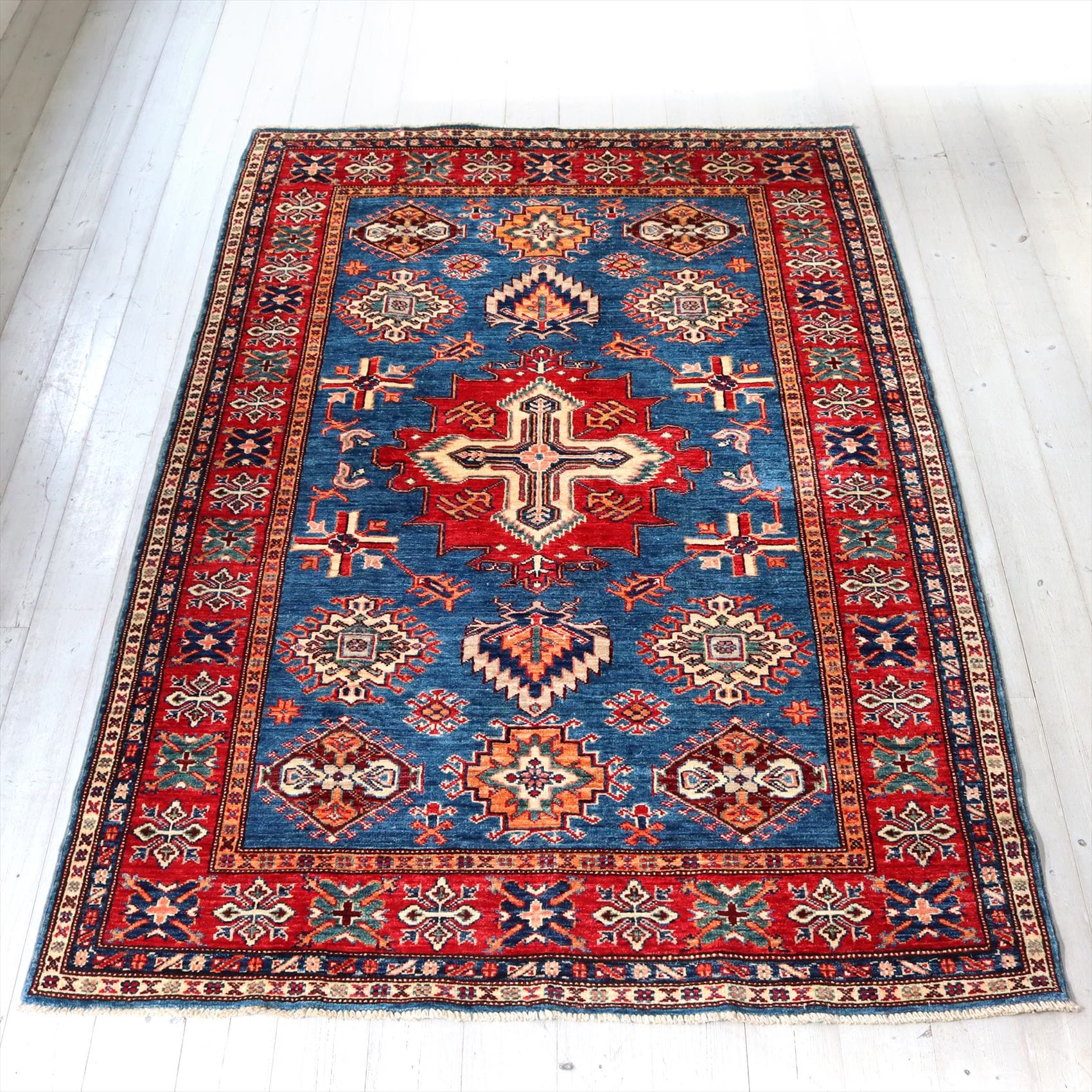 手織りじゅうたん　リプロダクト186×130cm コーカサス　シルヴァンデザイン