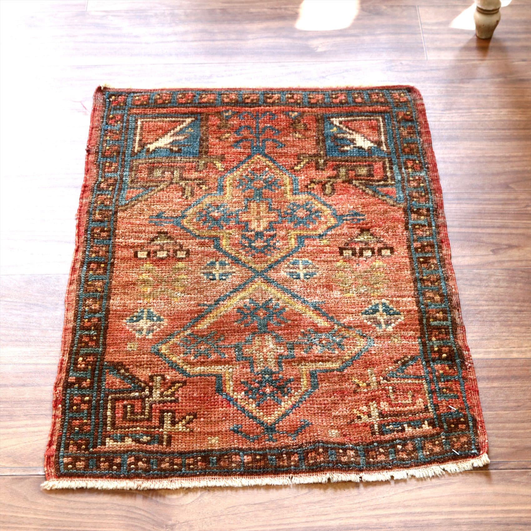 トライバルラグ　トルコ南部71×49cm フェティエ