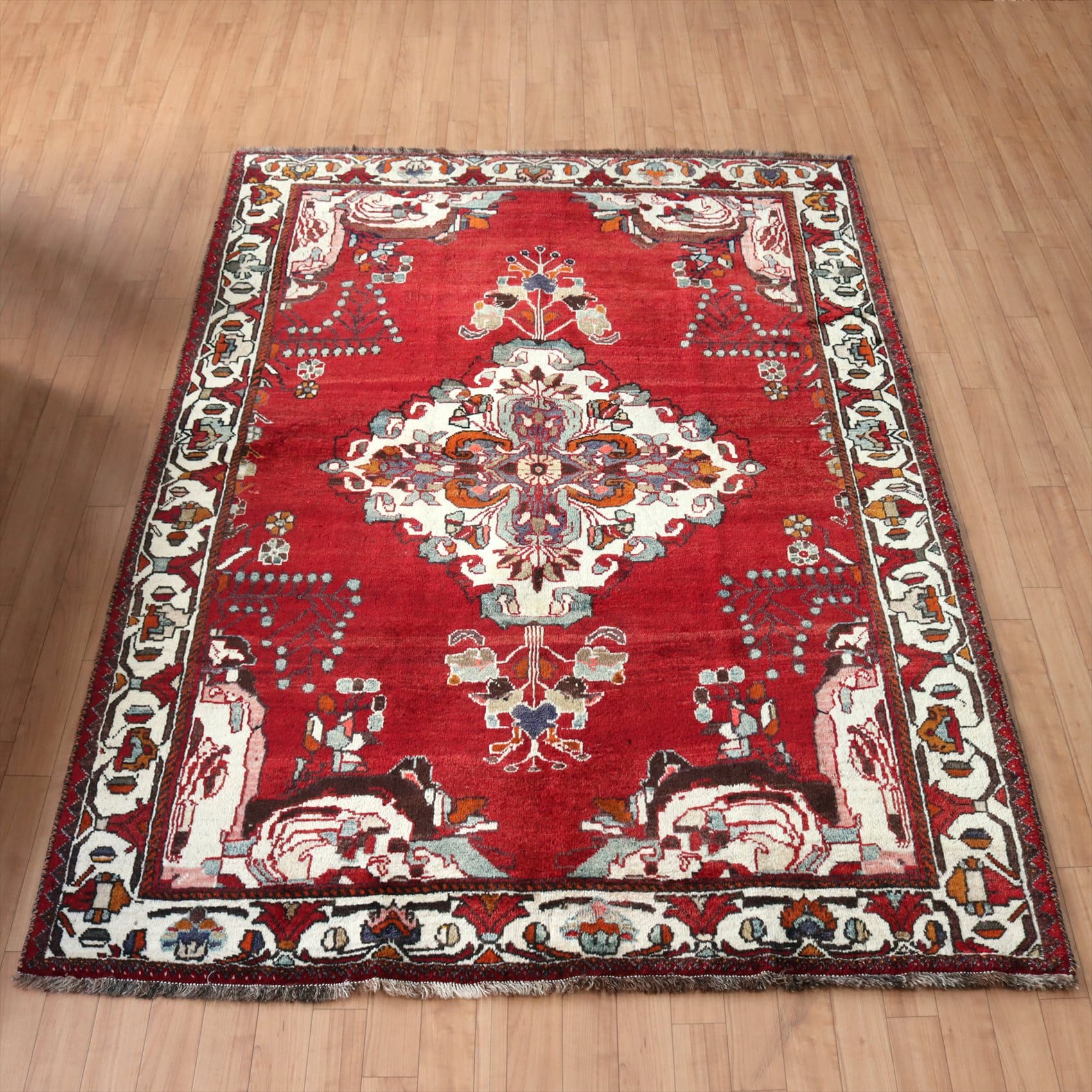 オールドカーペット カシュカイ族217×150cm 花ひらくメダリオン