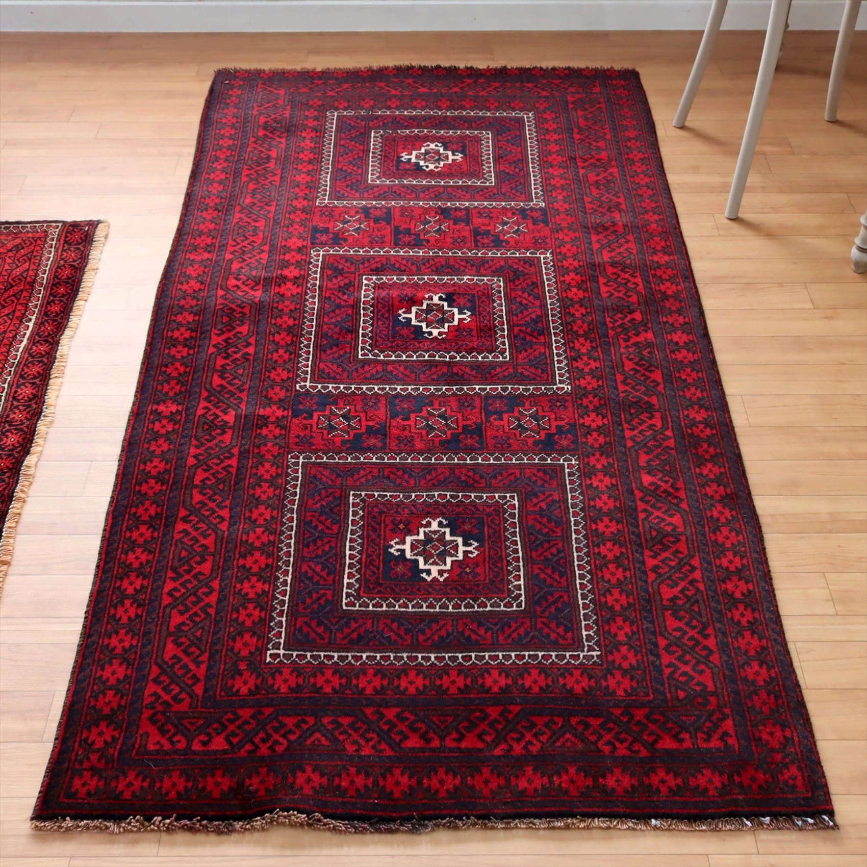 トライバルラグ バルーチ189×98cm ３つのメダリオン