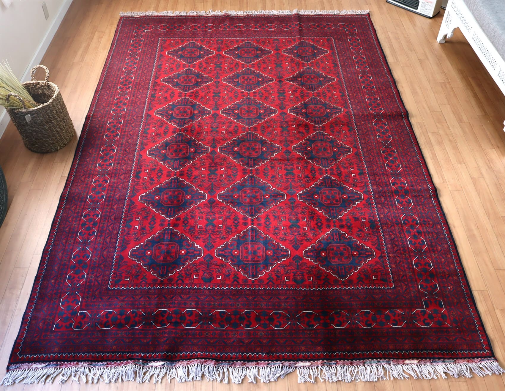 Kunduz クンドゥズ 手織り絨毯 レッドカーペット294×201cm ビロードのようなツヤのある緻密な織り