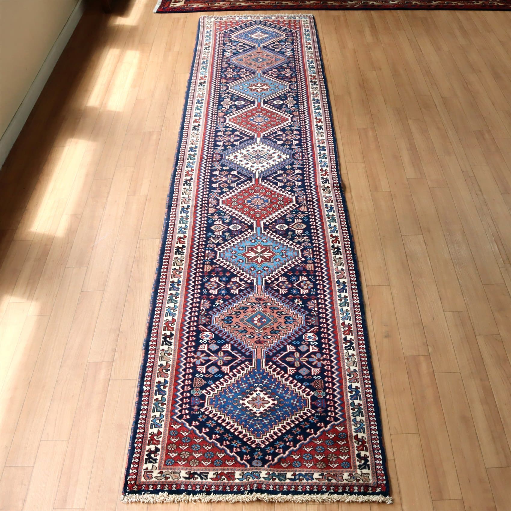 手織り絨毯 ヤラメ286×65cm ９つのメダリオン