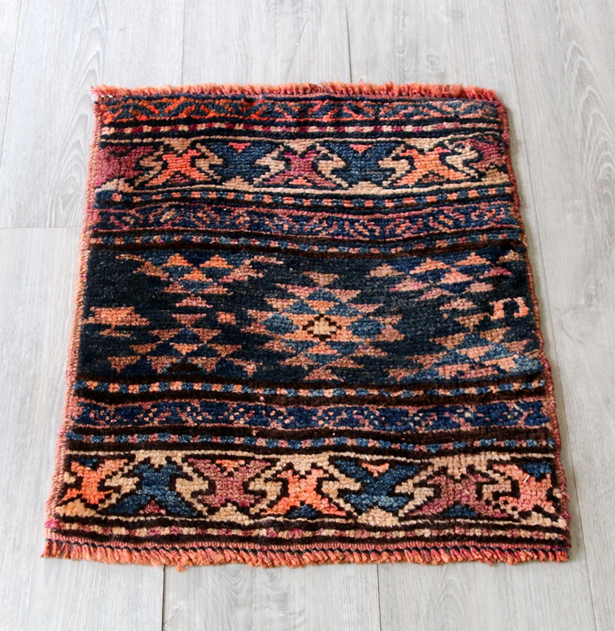 オールドカーペット・シャーサバン /マフラッシュのパネル