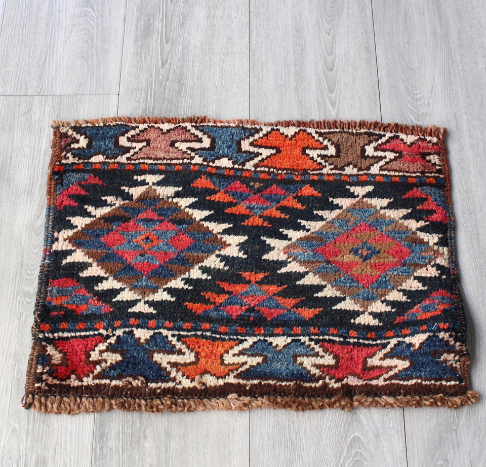 オールドカーペット・シャーサバン /マフラッシュのパネル