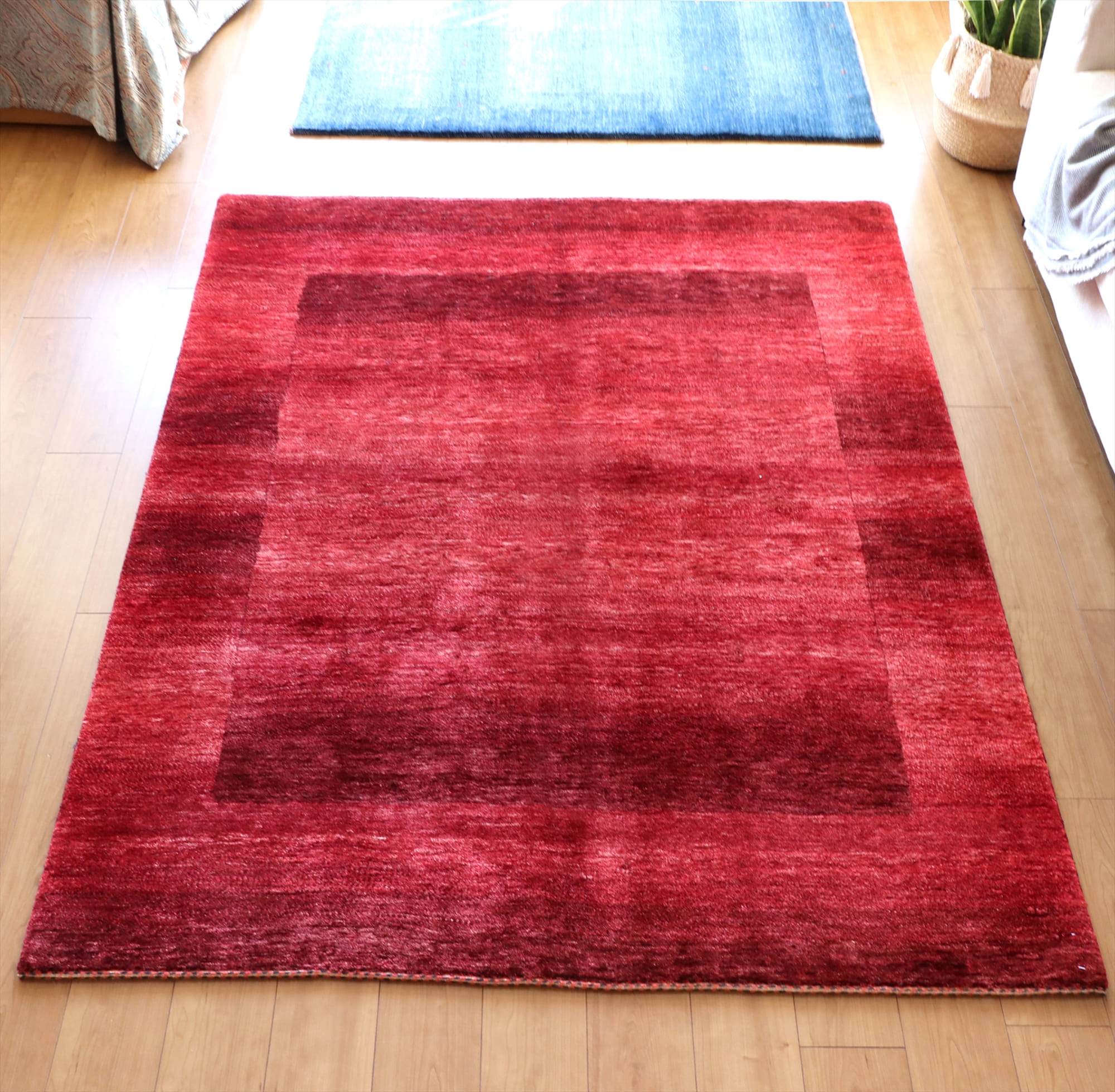 ギャッベ ロリアタシュ/LoriAtash【OUTLET/少しゆがみ】190×154cm レッドのモダングラデーションデザイン