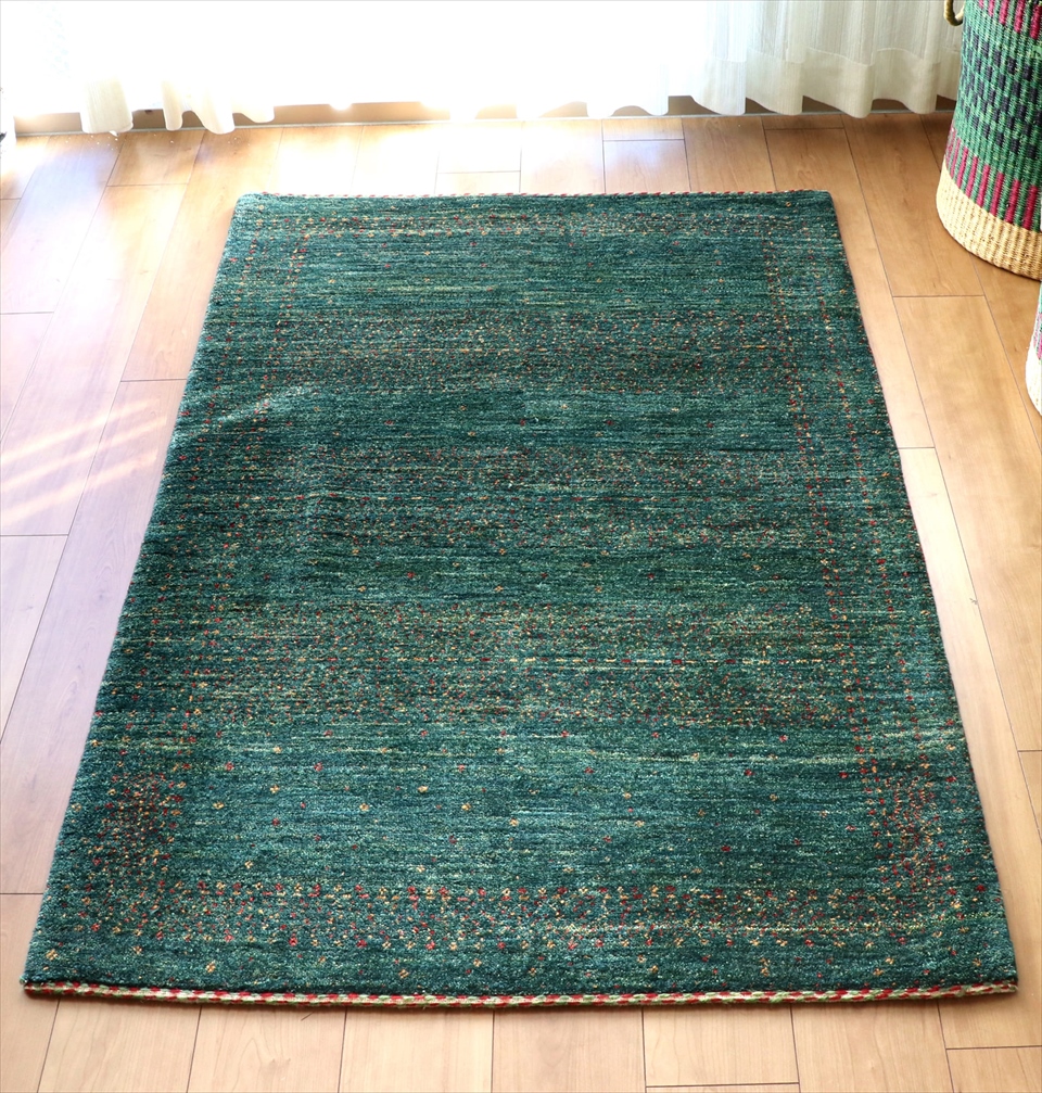 ギャッベ/バナフシェ・カシュカイ族の手織りラグ152×100cm アクセントラグ グリーングラデーション