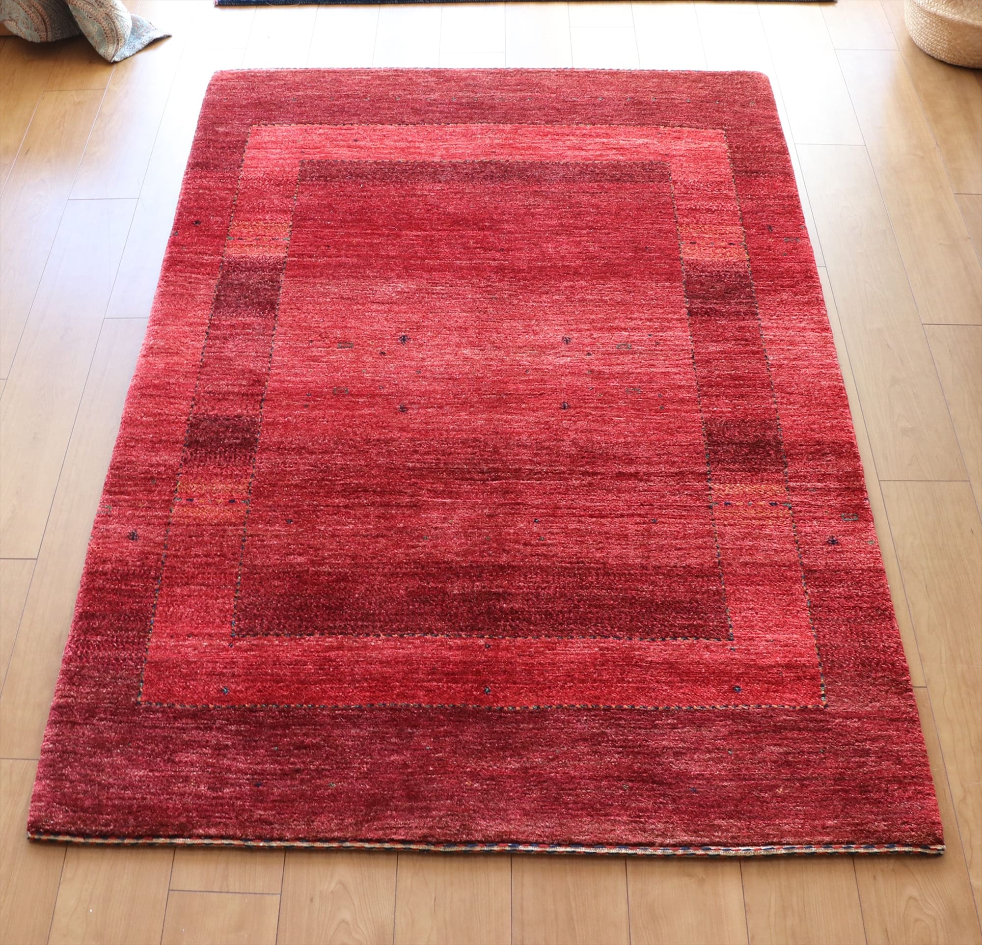 ギャベ  ロリアタシュ180×120cm レッド　細かな織りの最高級ギャッベ