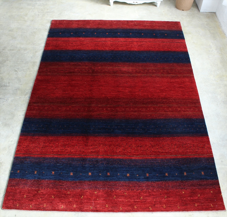 ギャッベ　ギャベ　イラン直輸入カシュカイ族手織りラグ・ロリアタシュLoriAtash/大型ルームサイズ レッド/ブルー・２色のボーダーグラデーション・スクエアモチーフ・動物と植物モチーフ