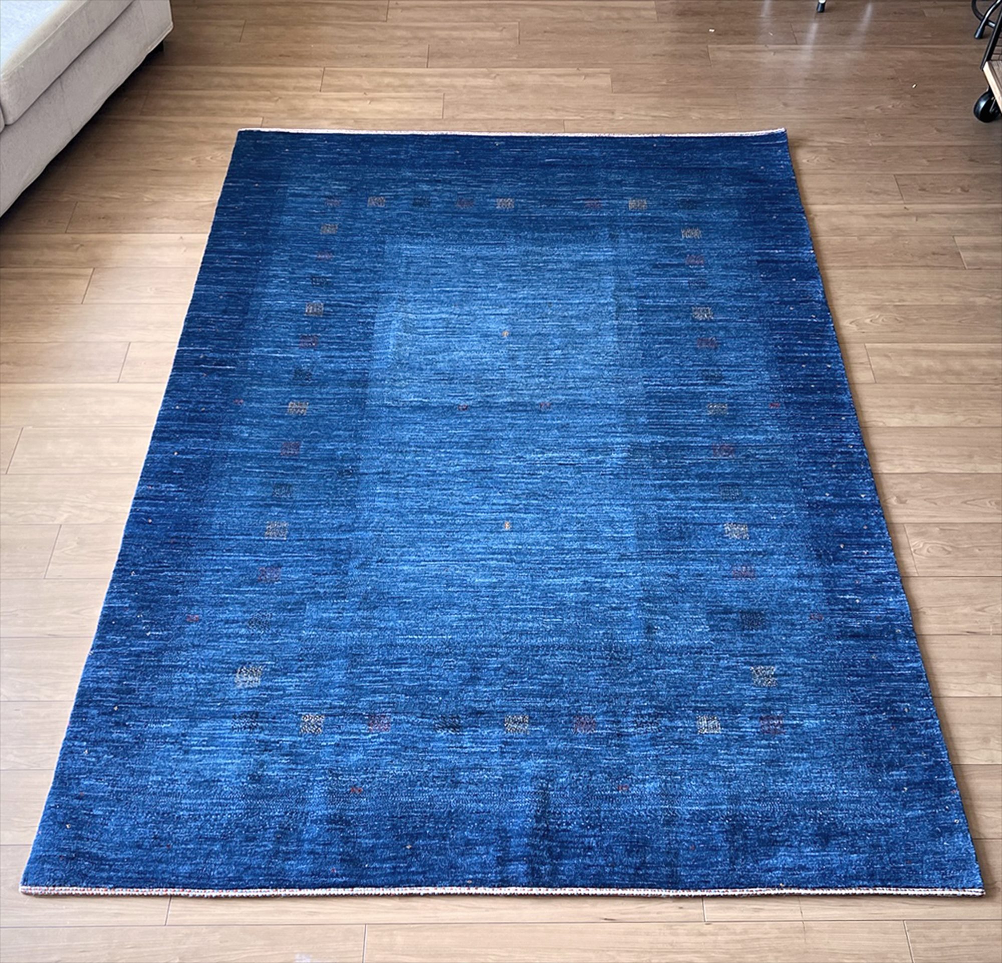 ギャッベ/カシュカイ族手織りラグ　ロリアタシュ イラン直輸入/Gabbeh LoriAtash最上級に細かな織り/リビングサイズ ブルーグラデーション・スクエアデザイン