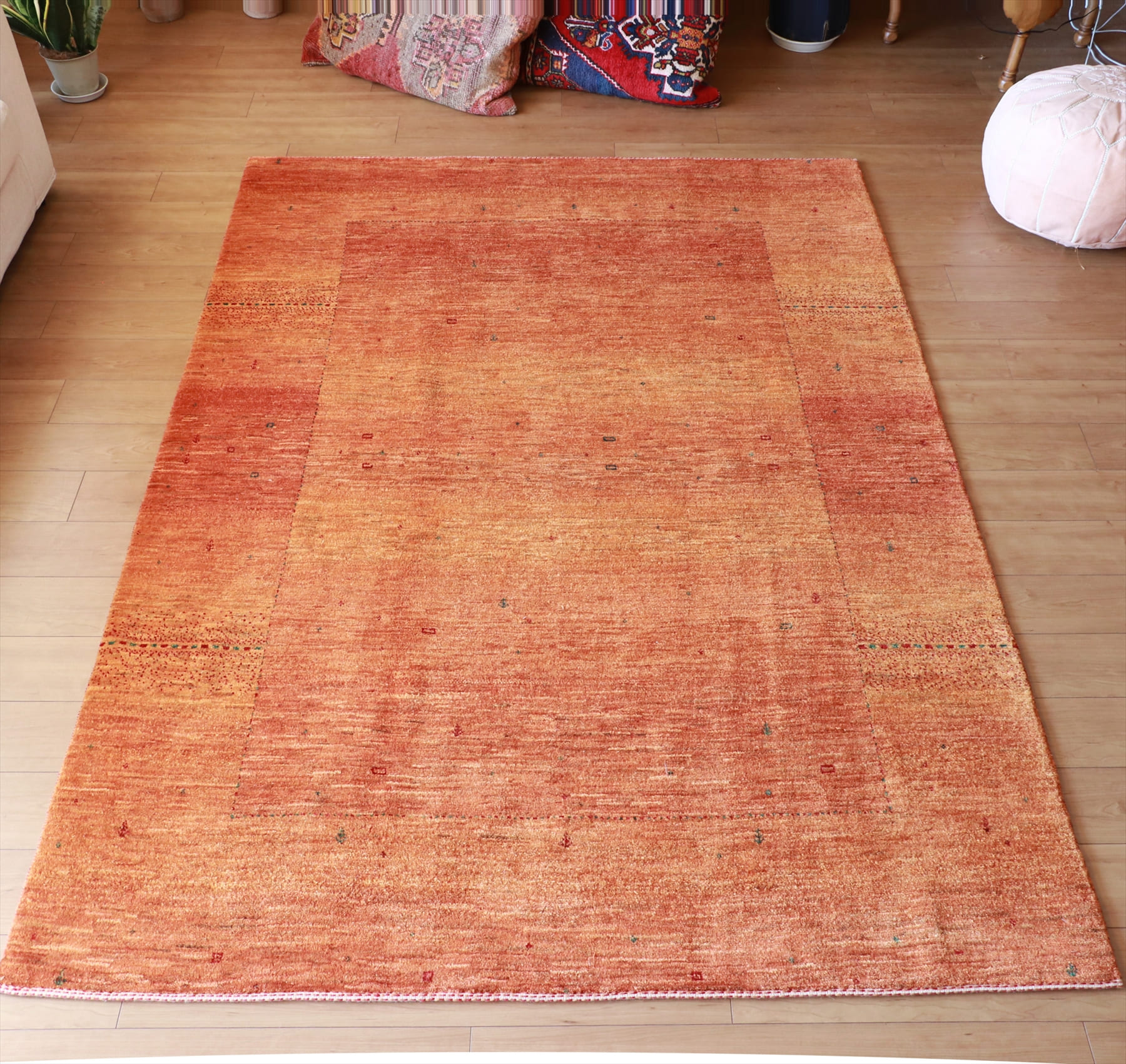 ギャッベ/カシュカイ族手織りラグ　ロリアタシュ イラン直輸入/Gabbeh LoriAtash最上級に細かな織り/リビングサイズ オレンジグラデーション・スクエアデザイン・生命の樹と幾何学モチーフ