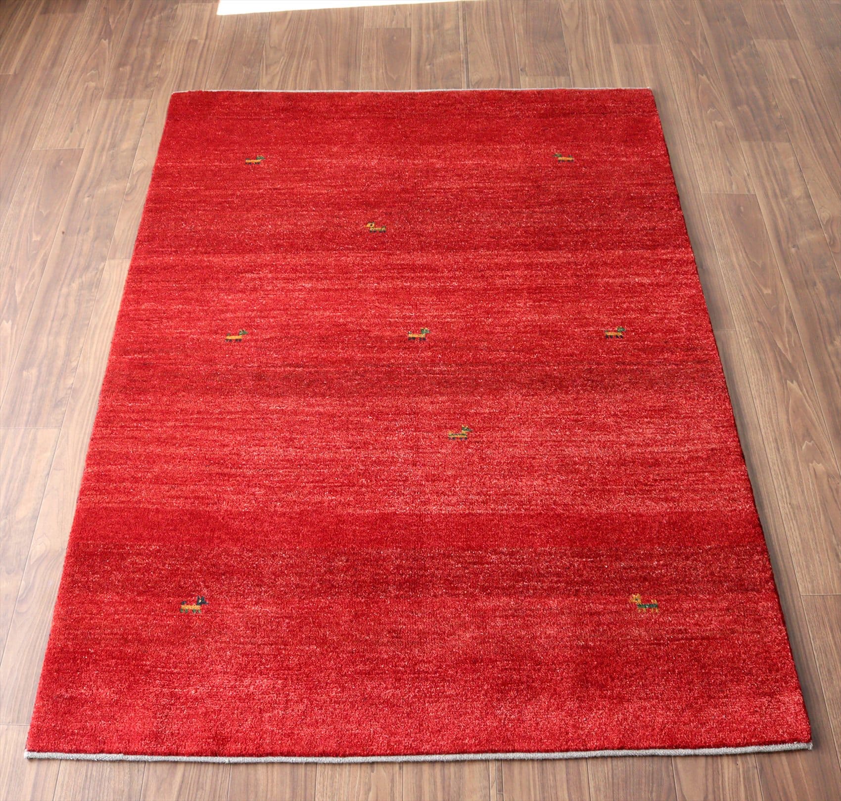 ギャッベ　イラン直輸入　ノマド　センターラグサイズ レッドグラデーション・動物のモチーフ