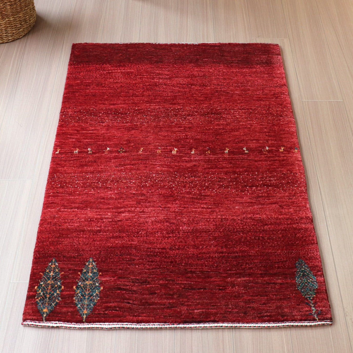 ギャッベ ノウバフト 128×81cm レッド ３本のイトスギ　イランカシュカイ族の手織りラグ