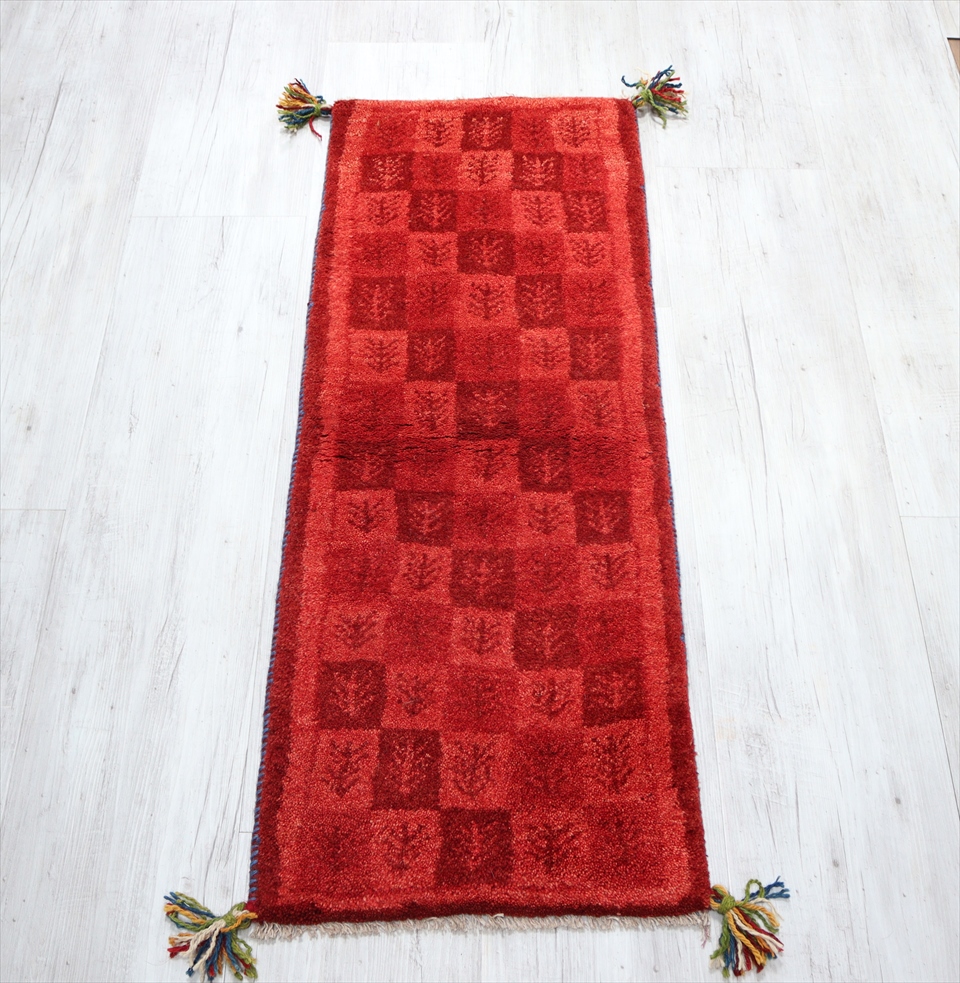 ギャッベ　細長　厚手スタンダードな織り　ランナーサイズ レッド　タイル　植物モチーフ