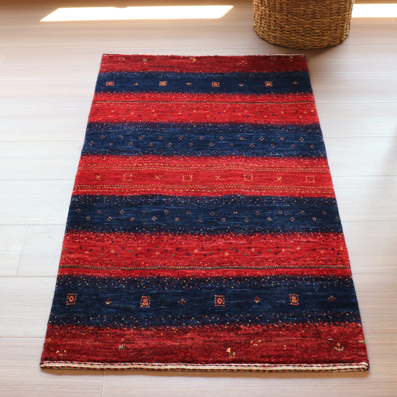 ギャッベ　最上級の織り　ロリアタシュ　玄関マットサイズ104×60cm レッド＆ネイビー　ボーダー