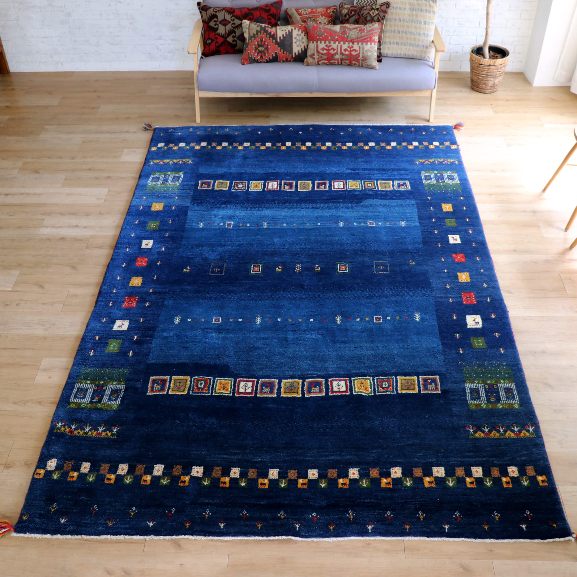 GABBEH ギャッベ　カシュカイ族手織りラグ293×200cm ブルー＆ネイビー　カラフルタイル