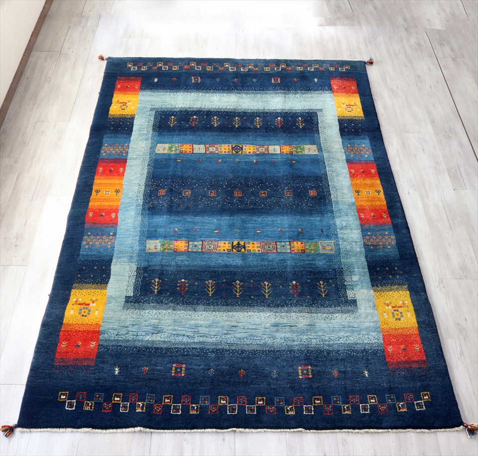 GABBEH ギャッベ　カシュカイ族手織りラグ290×202cm ブルー＆ネイビー　カラフルタイル　動物と植物モチーフ