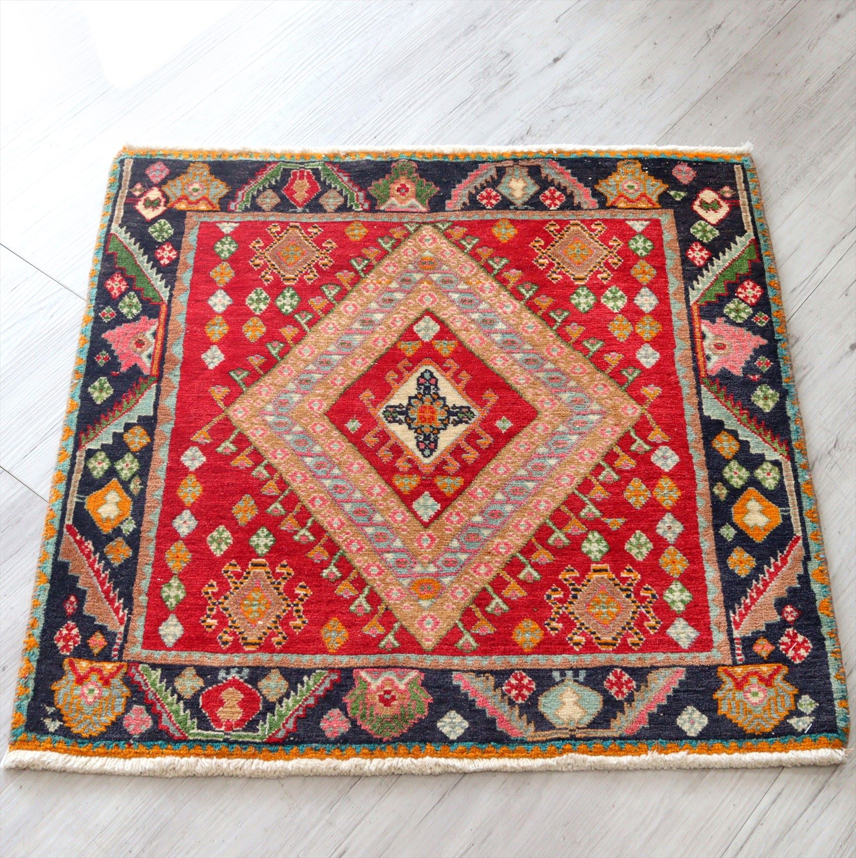 トライバルラグ・オールドギャッベ66×66cm ポシュティ・カシュカイ族/５つのドラゴンのモチーフ