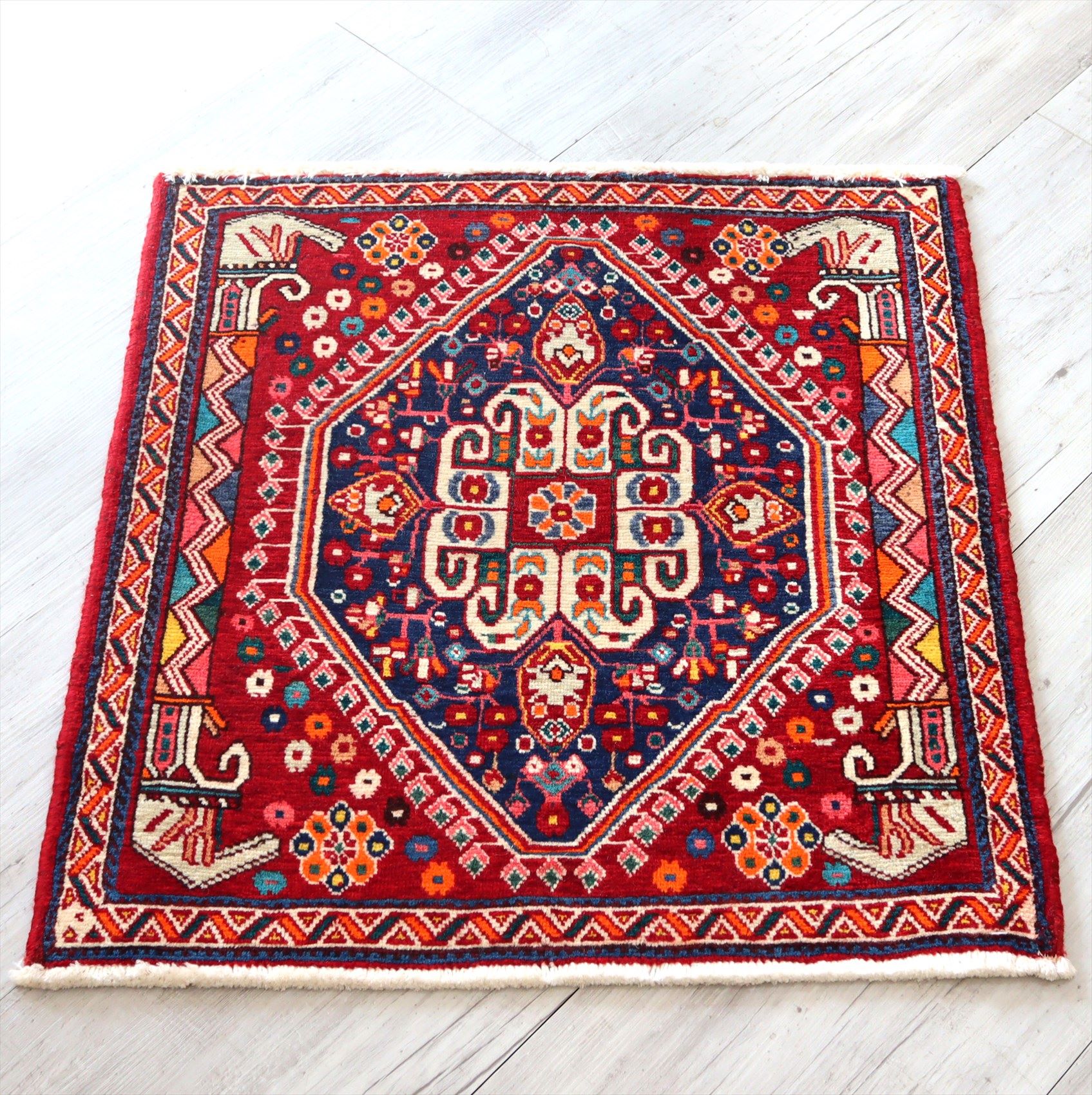 トライバルラグ・オールドギャッベ62×59cm ポシュティ・カシュカイ族/ドラゴンのモチーフ