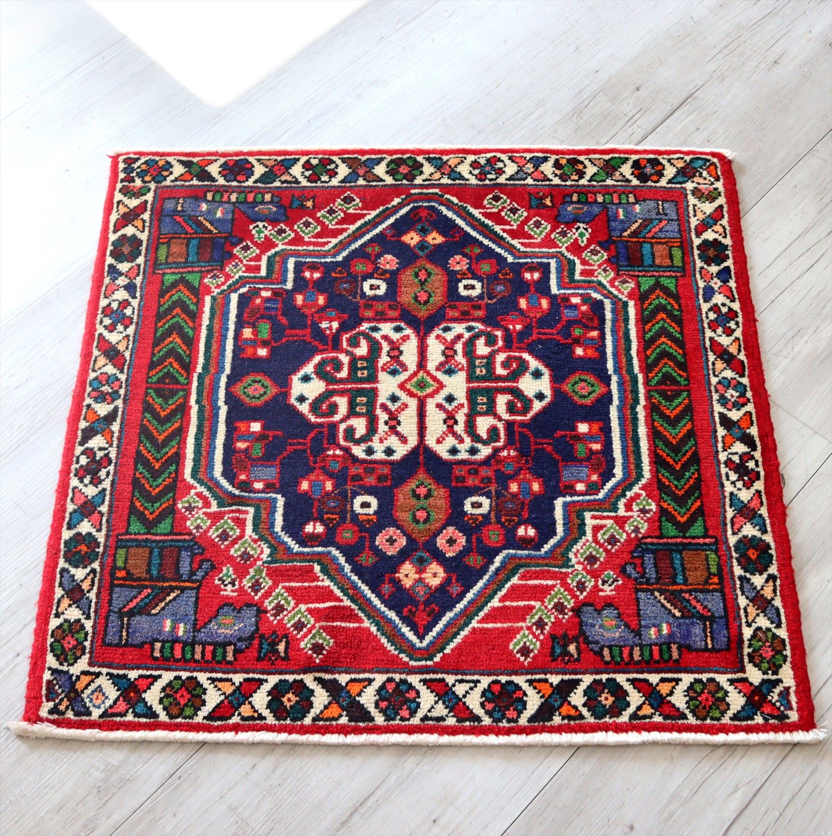 トライバルラグ・オールドギャッベ63×65cm ポシュティ・カシュカイ族/ドラゴンのモチーフと動物