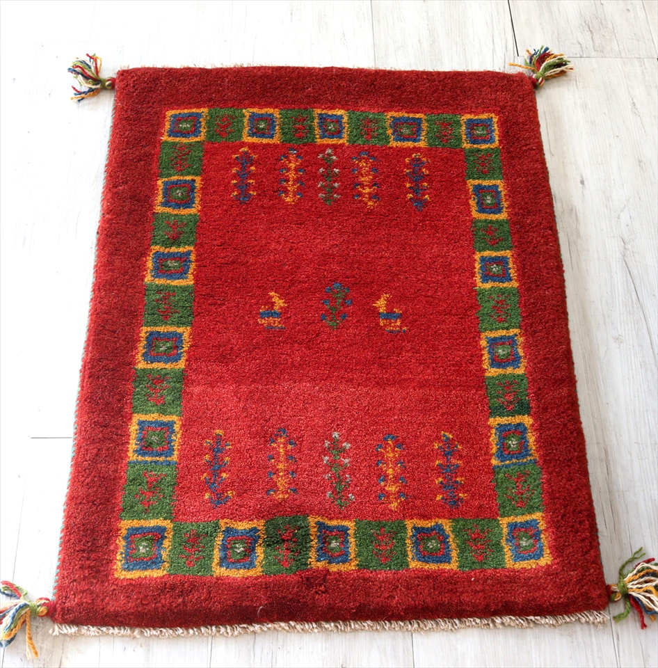 ギャッベ　厚手の織り　玄関マット85×64cm レッド　カラフルタイル　動物と植物モチーフ