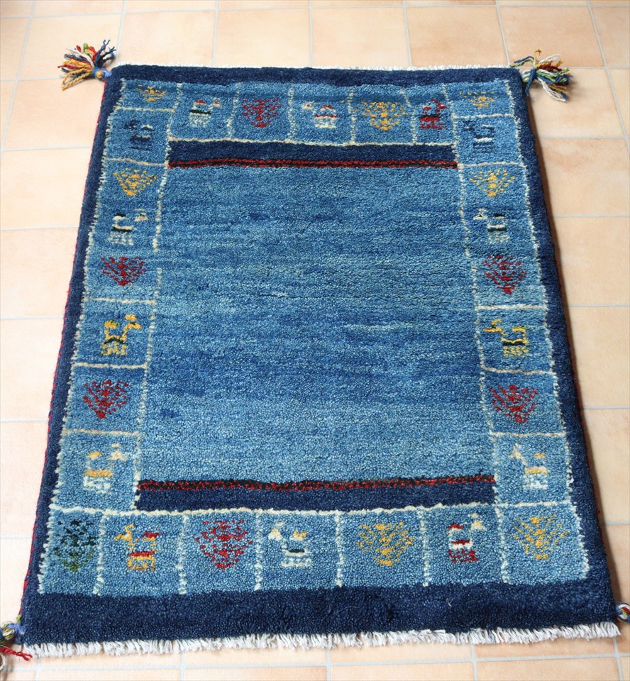 ギャッベ　イラン製　玄関マットサイズ85×63cm ブルー/ネイビー　タイル枠　植物と動物