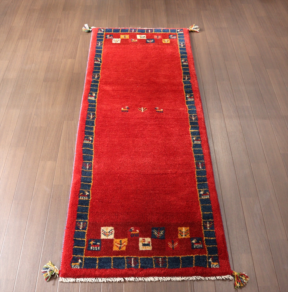 ギャッベ　レッド195×73cm ネイビーのボーダー　カラフルタイル