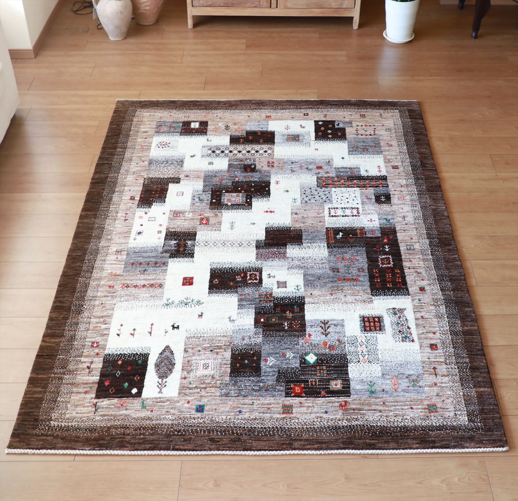 ギャッベ　ノウバフト Gabbeh Nowbaft203×151cm ナチュラルモノトーン　複雑なモザイクタイル