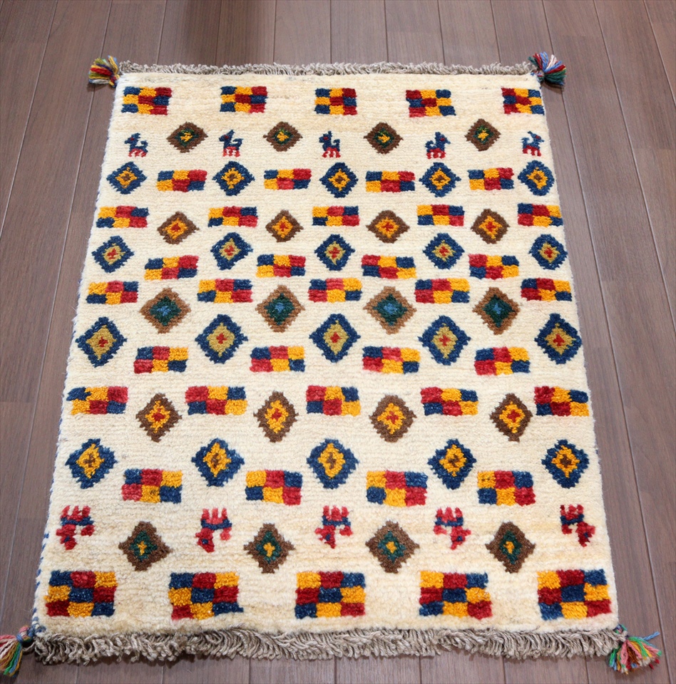 ギャッベ　玄関マット　ナチュラルアイボリー85×65cm 幾何学モチーフと動物